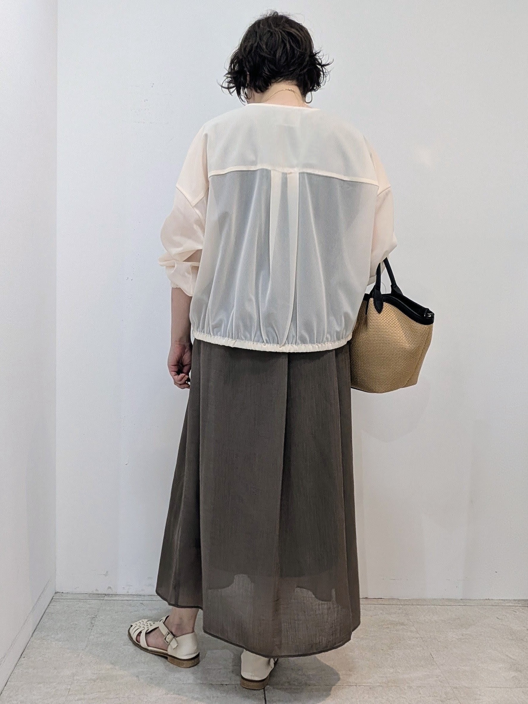 いこさんの「UNTITLED｜【秋羽織り/ジップ】トリコットシアーブラウス」を使ったコーディネート