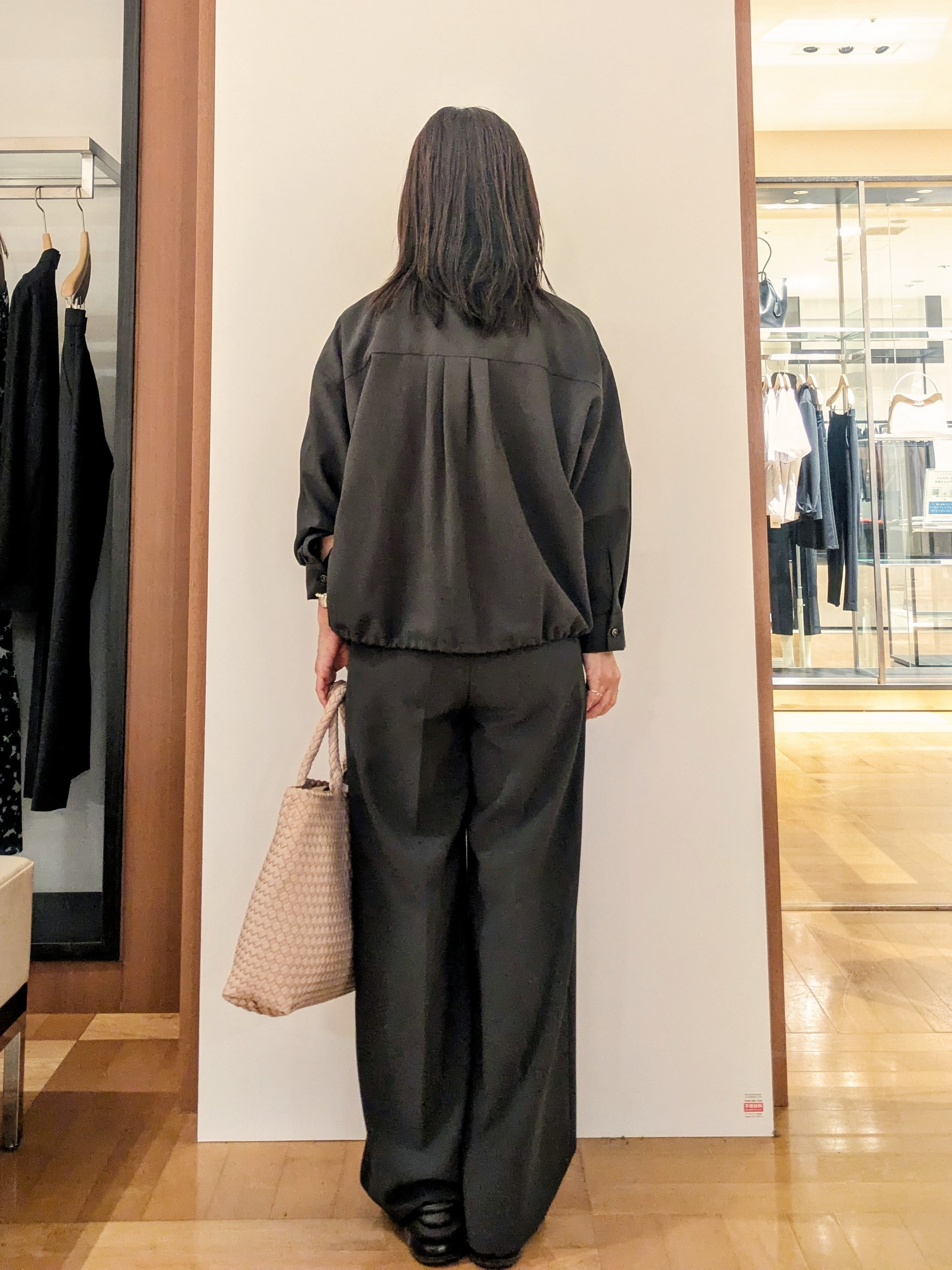 laverさんの「UNTITLED｜【秋羽織り/セットアップ可/UVカット】エアリークールドロストシャツ」を使ったコーディネート
