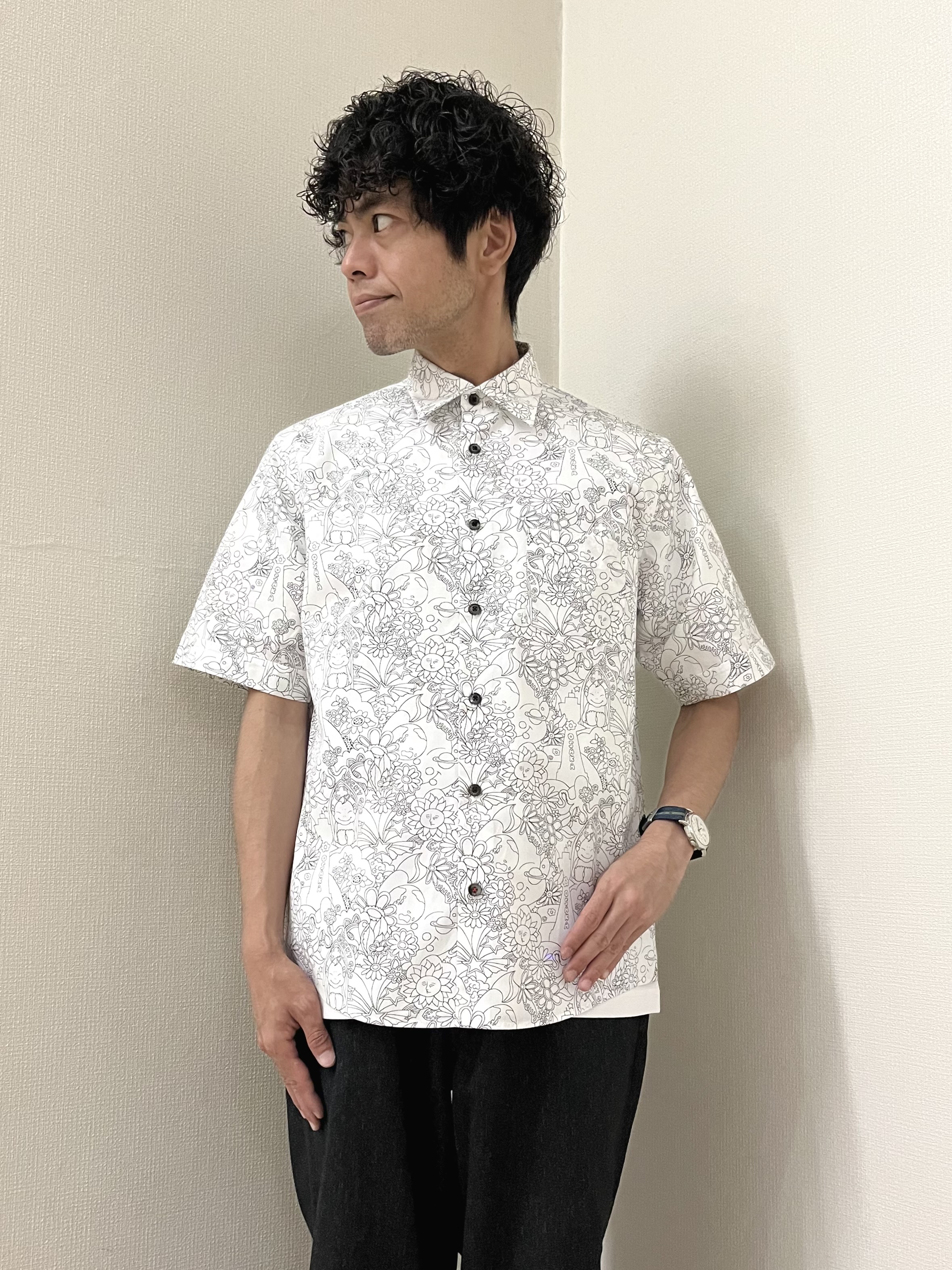 URAさんの「TAKEO KIKUCHI｜【BOWLER HAT LABEL】ビリケンさんプリント 半袖シャツ」を使ったコーディネート
