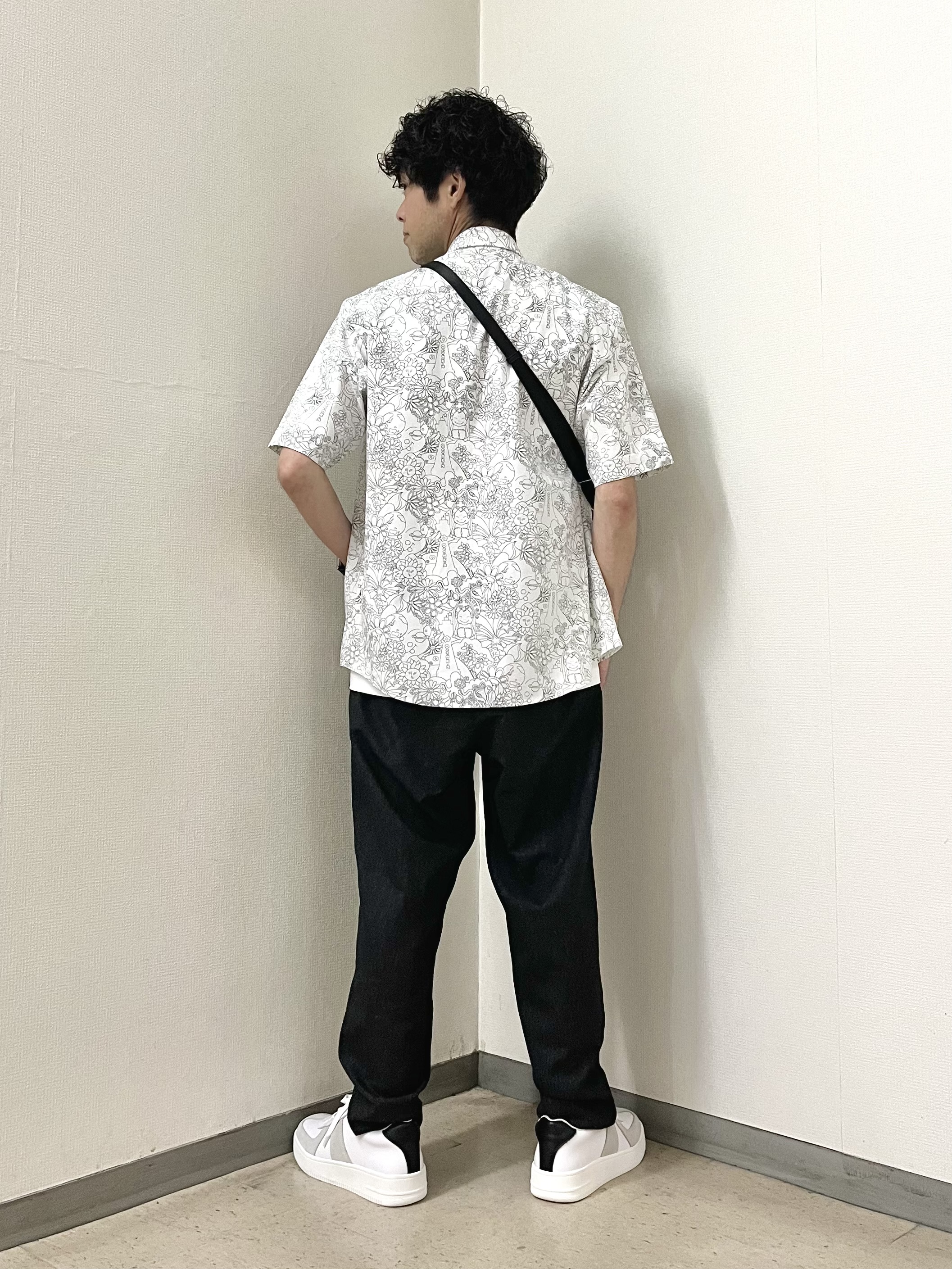 URAさんの「TAKEO KIKUCHI｜【BOWLER HAT LABEL】ビリケンさんプリント 半袖シャツ」を使ったコーディネート