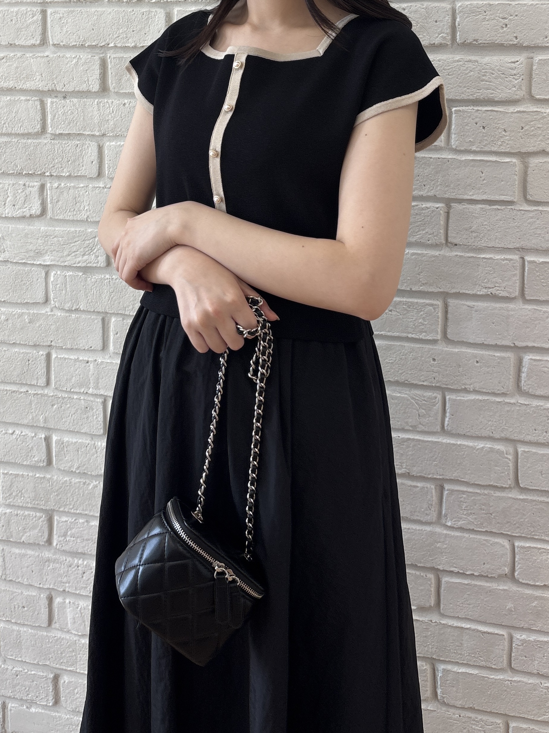 AOIさんの「Couture brooch｜【洗濯機可】バイカラー ニットドッキング ワンピース」を使ったコーディネート