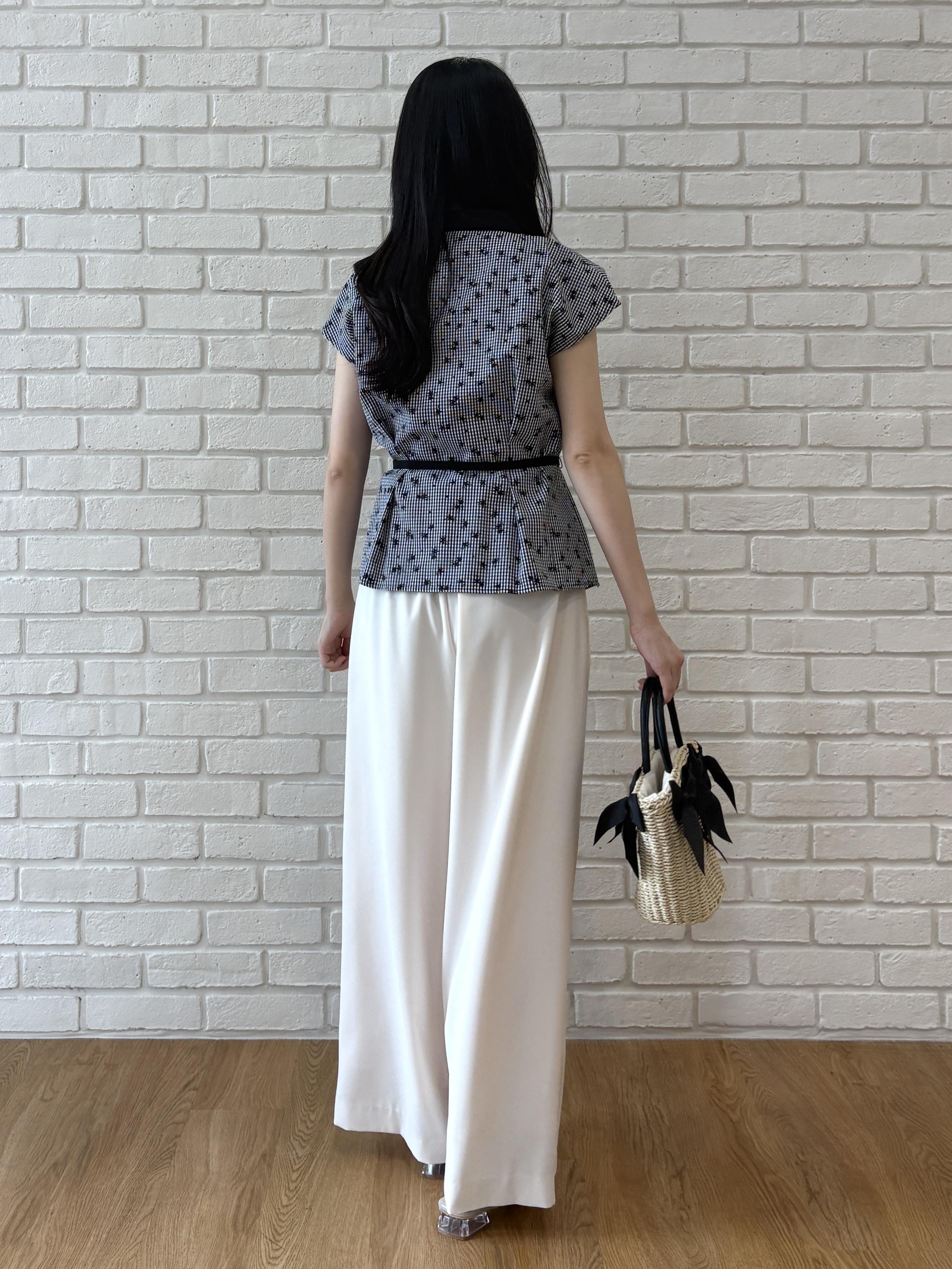 AOIさんの「Couture brooch｜【洗える】フラワープリント チェックシャツ」を使ったコーディネート