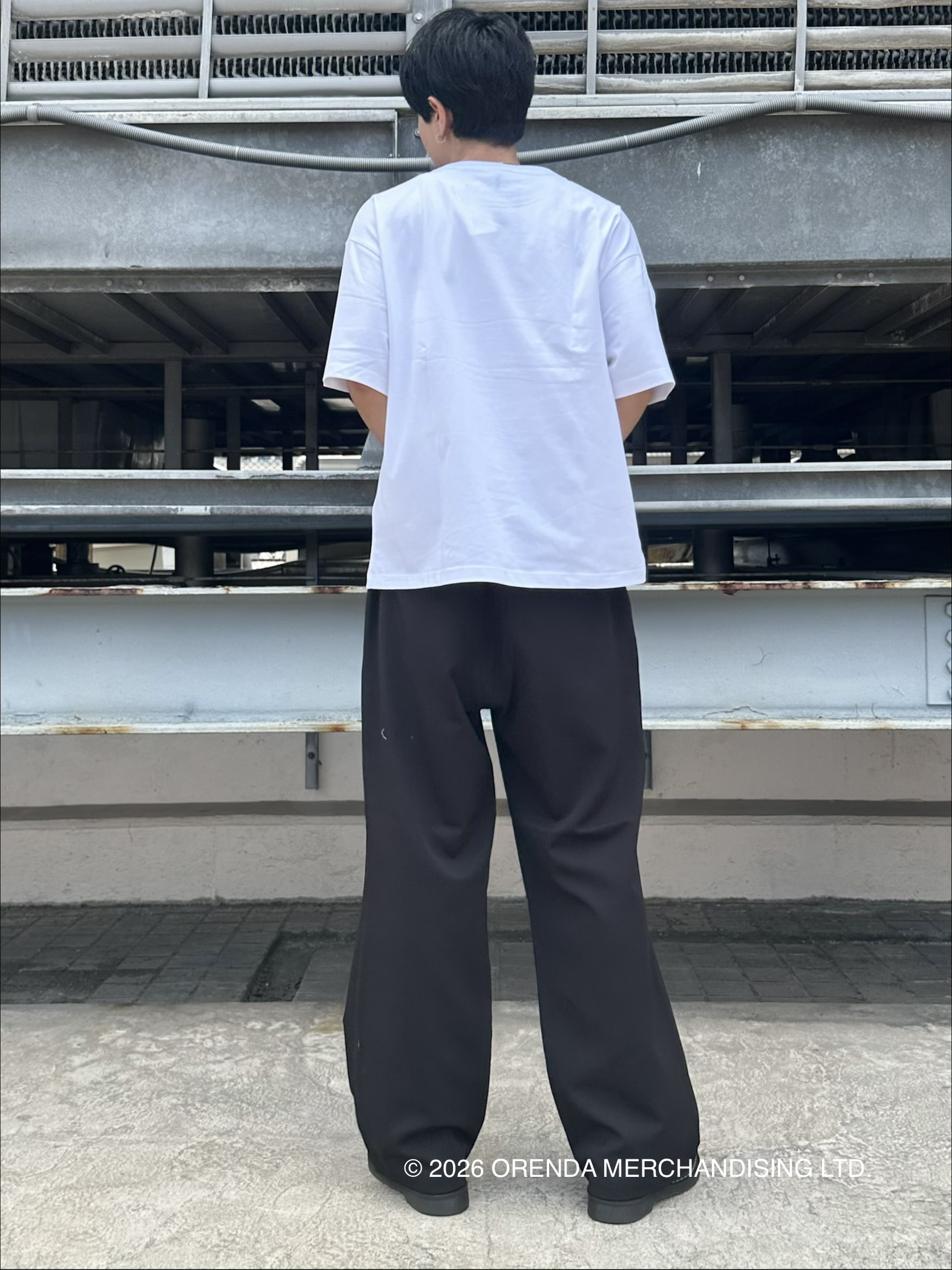 KOHEIさんの「tk.TAKEO KIKUCHI｜【防シワ／ストレッチ/セット対応可】smart shiftシリーズ バレルシルエットパンツ」を使ったコーディネート