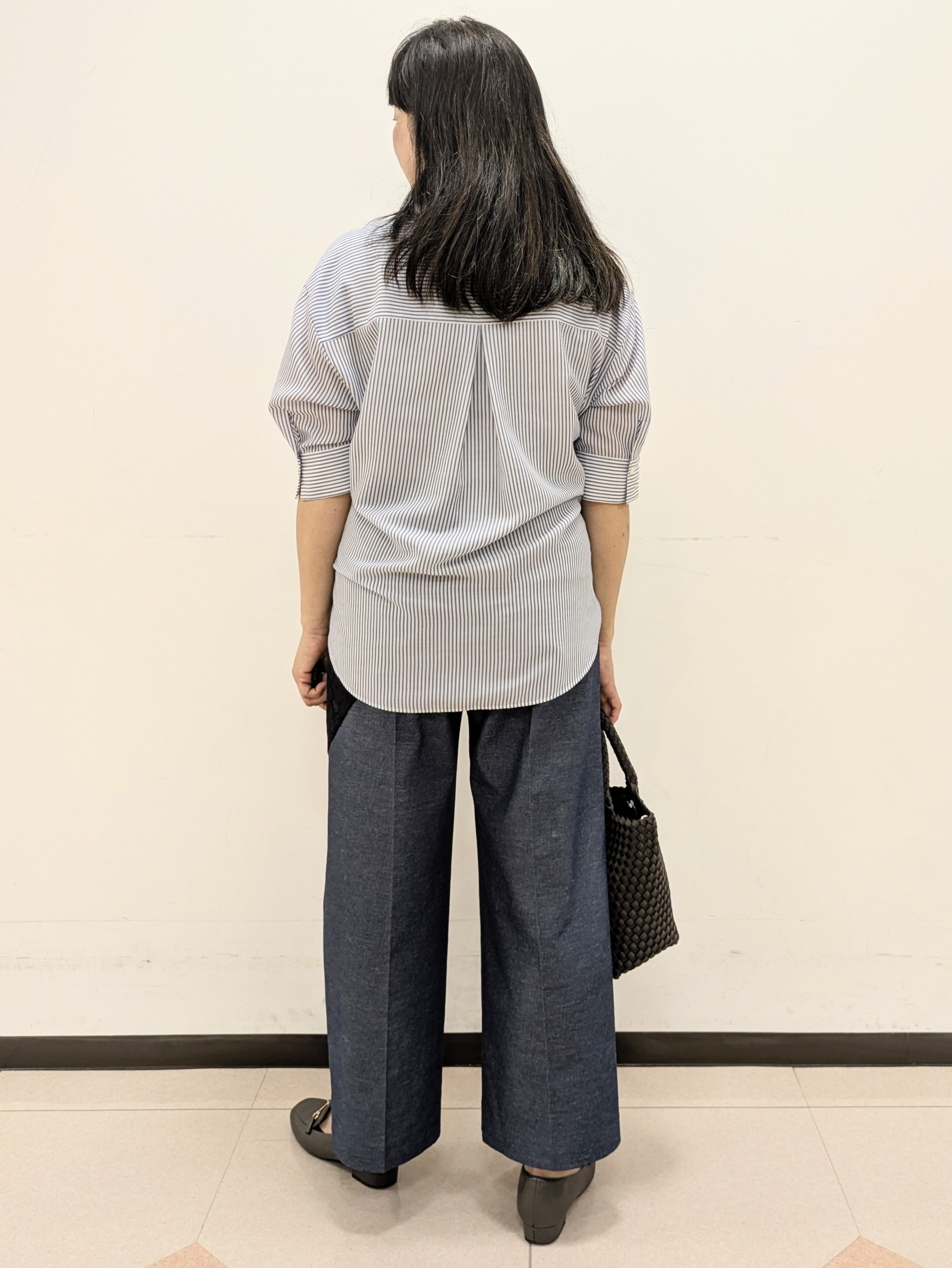 ともさんの「UNTITLED｜【接触冷感/通気性/洗える】フロントフリルブラウス」を使ったコーディネート
