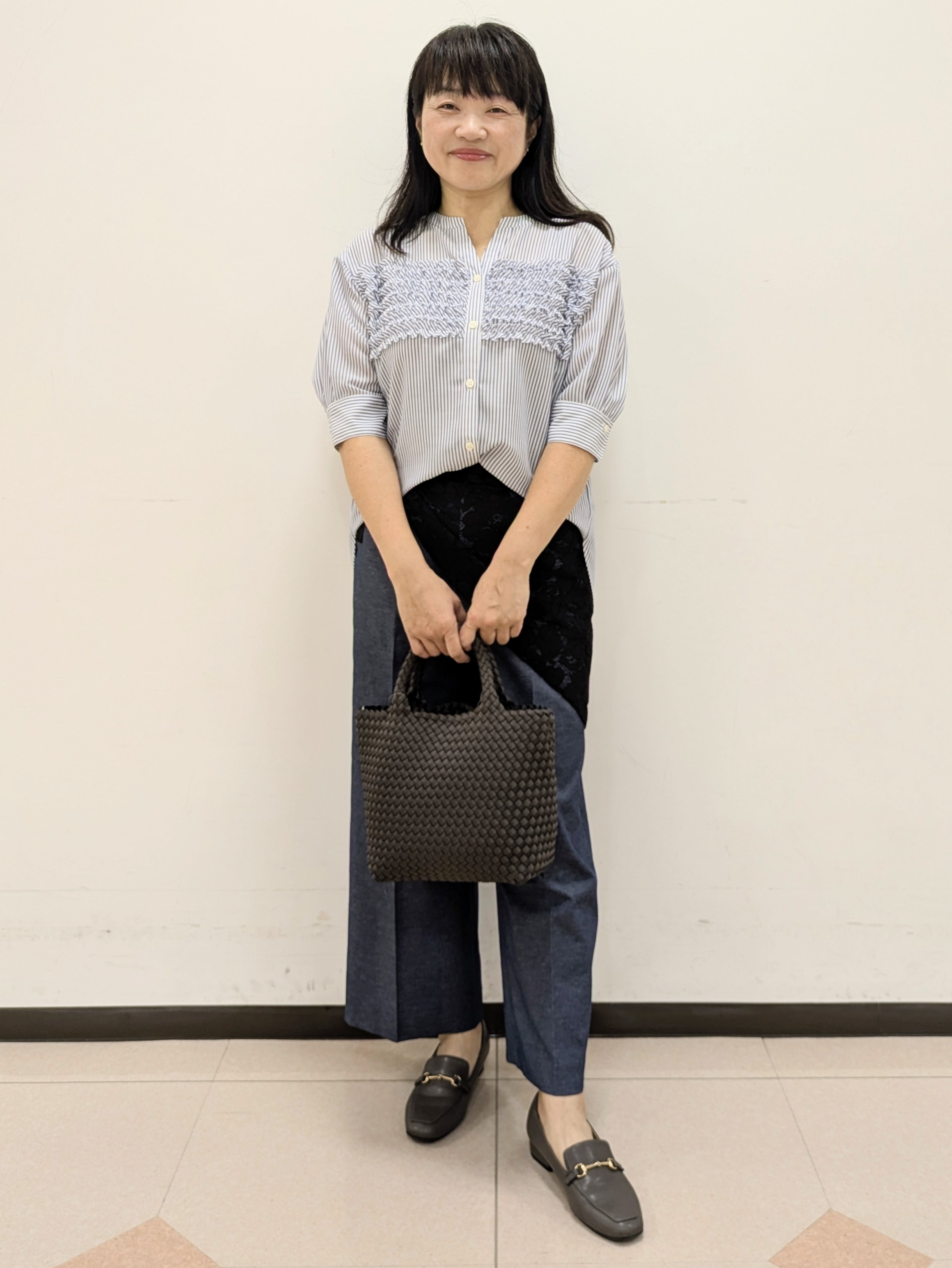 ともさんの「UNTITLED｜【接触冷感/通気性/洗える】フロントフリルブラウス」を使ったコーディネート
