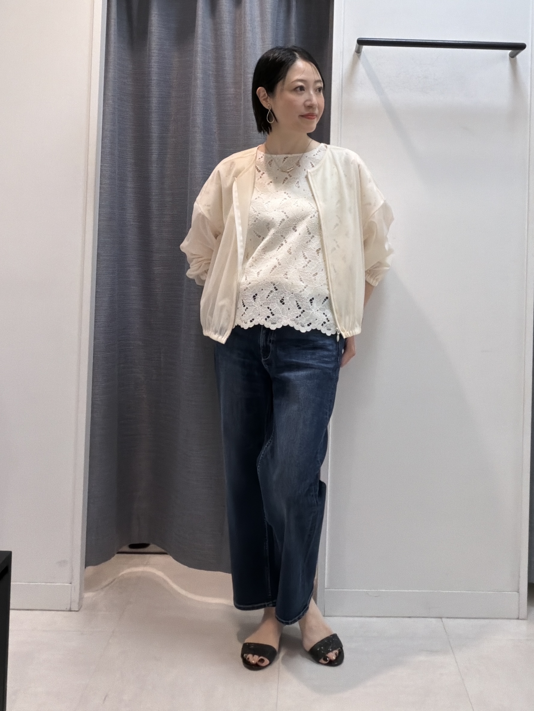 shihoさんの「INDIVI｜【秋羽織り/ジップ】トリコットシアーブラウス」を使ったコーディネート