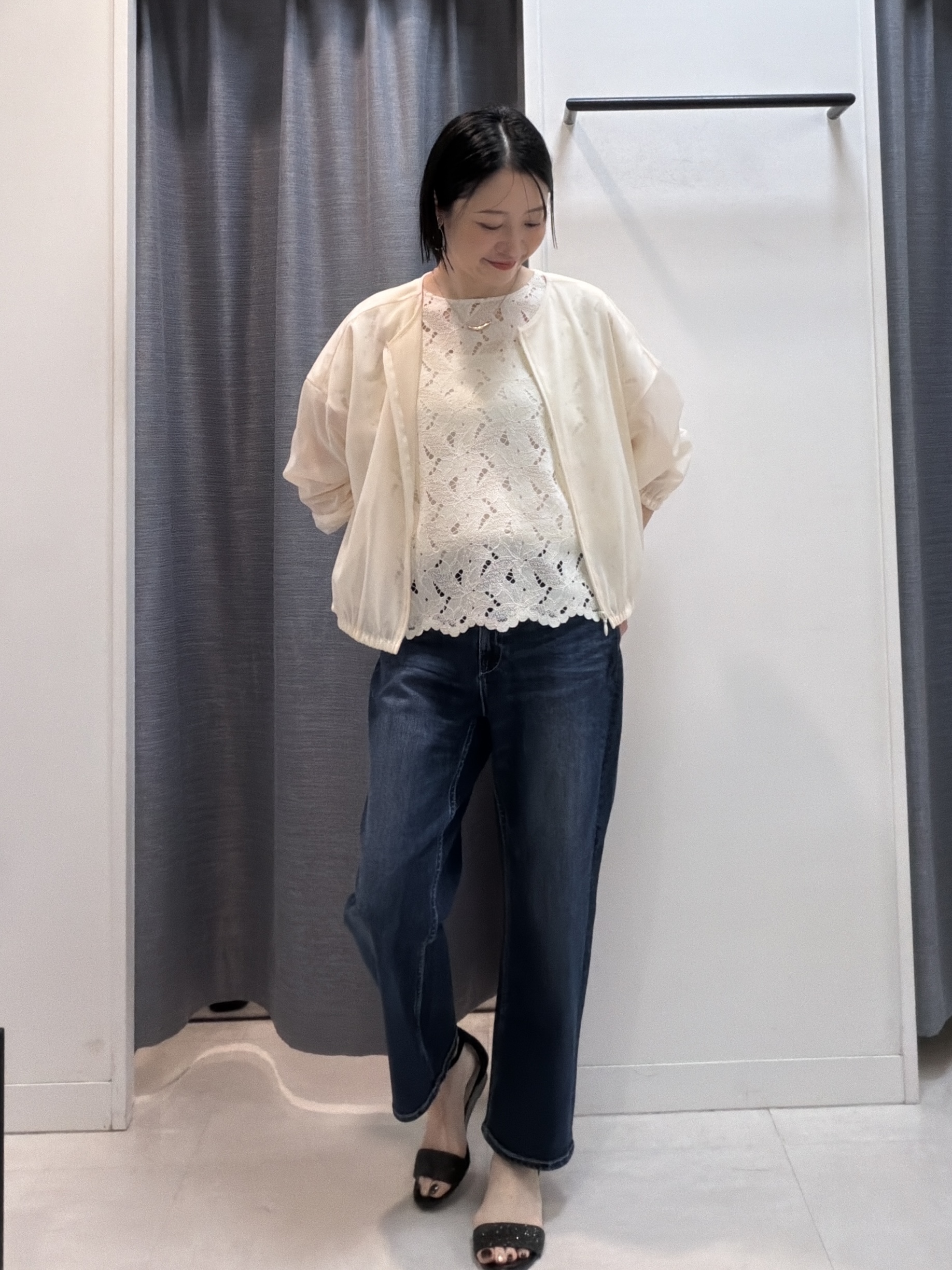 shihoさんの「INDIVI｜【秋羽織り/ジップ】トリコットシアーブラウス」を使ったコーディネート