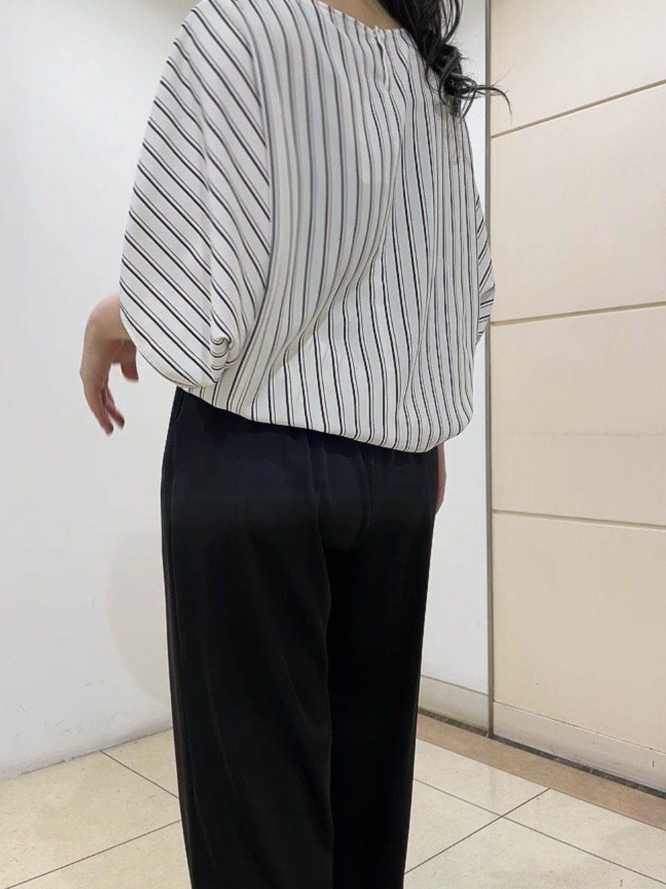 watanabeさんの「UNTITLED｜【洗える／UVケア】ジョーゼットドルマンブラウス」を使ったコーディネート