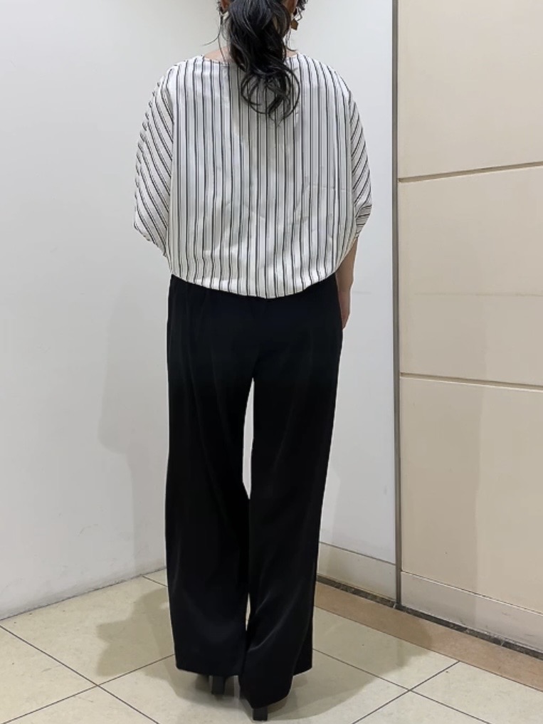watanabeさんの「UNTITLED｜【洗える／UVケア】ジョーゼットドルマンブラウス」を使ったコーディネート