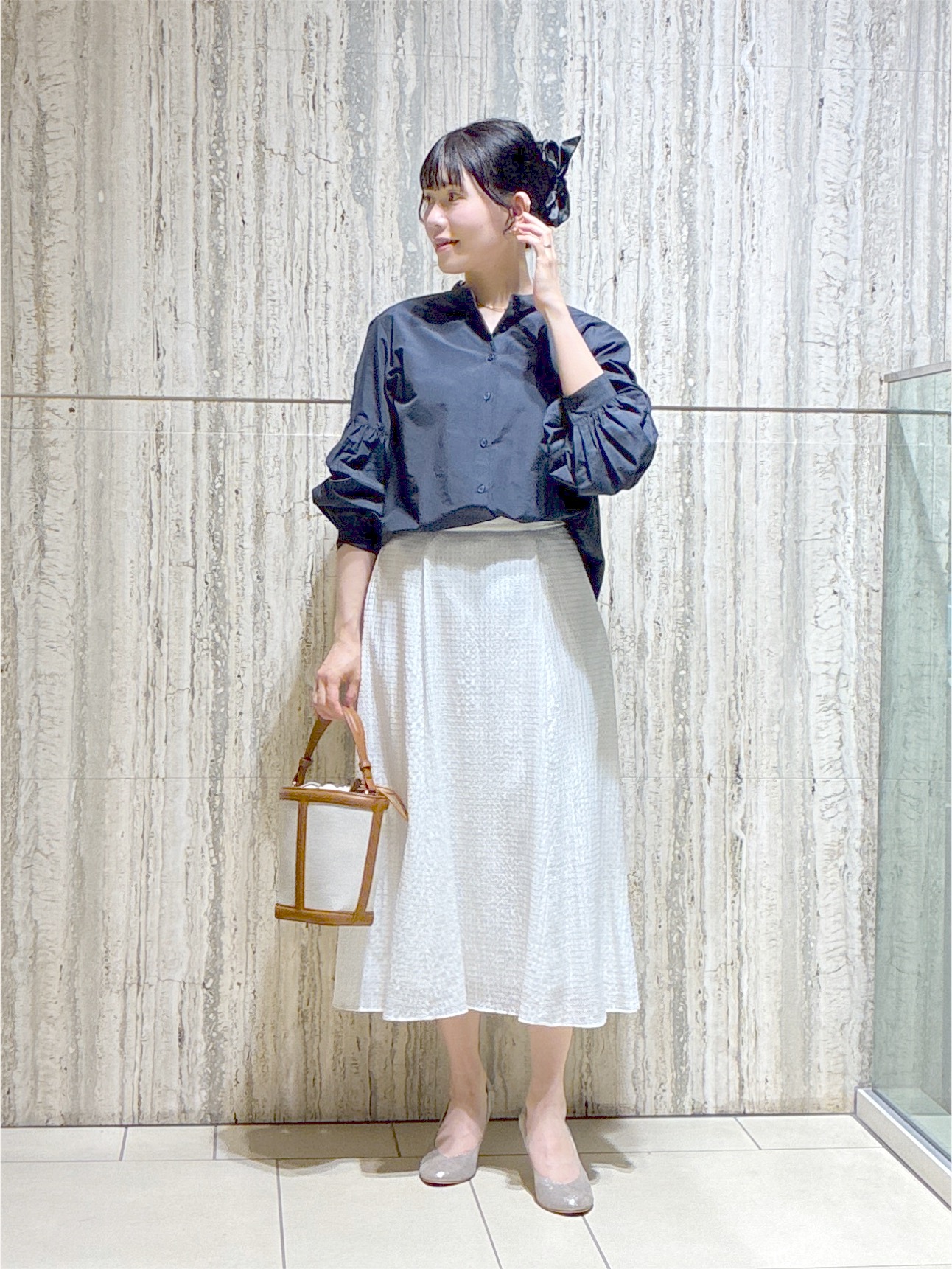  beni_gingerさんの「Reflect｜【レイヤードにおすすめ◎】バンドカラーボリュームスリーブシャツ」を使ったコーディネート