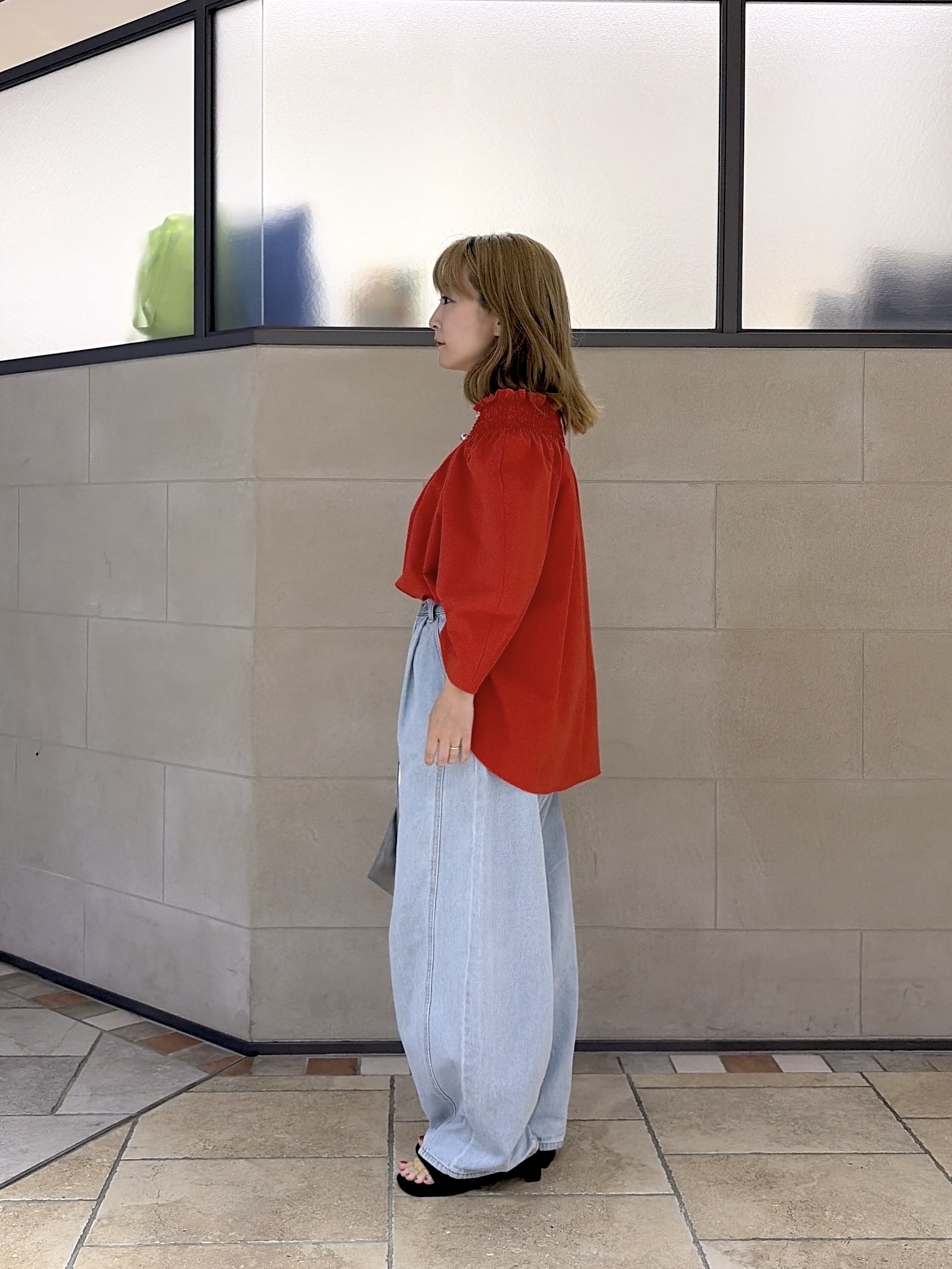 よねさんの「INDIVI｜サッカーオフショルブラウス【再入荷／2WAY】」を使ったコーディネート