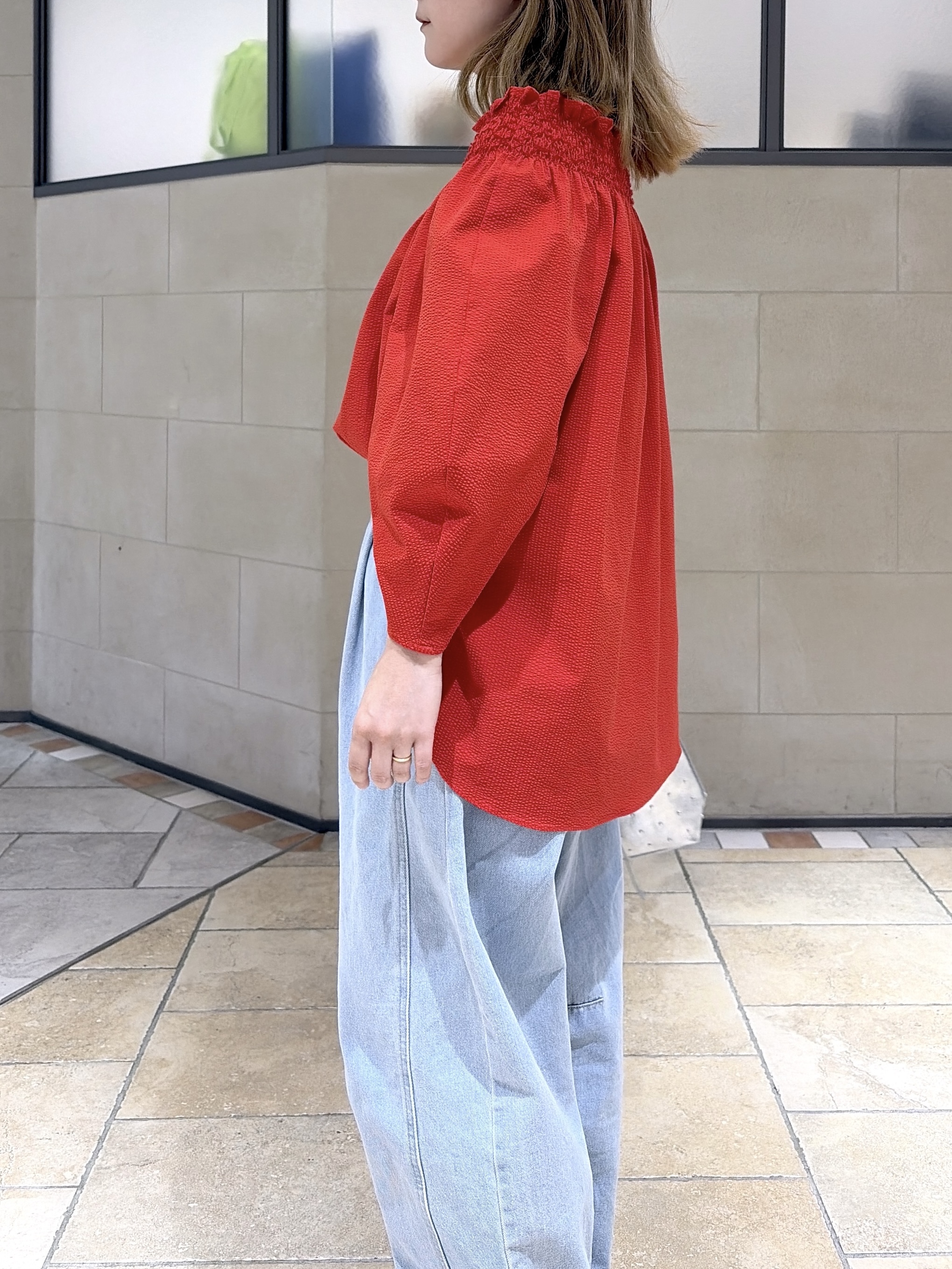 よねさんの「INDIVI｜サッカーオフショルブラウス【再入荷／2WAY】」を使ったコーディネート