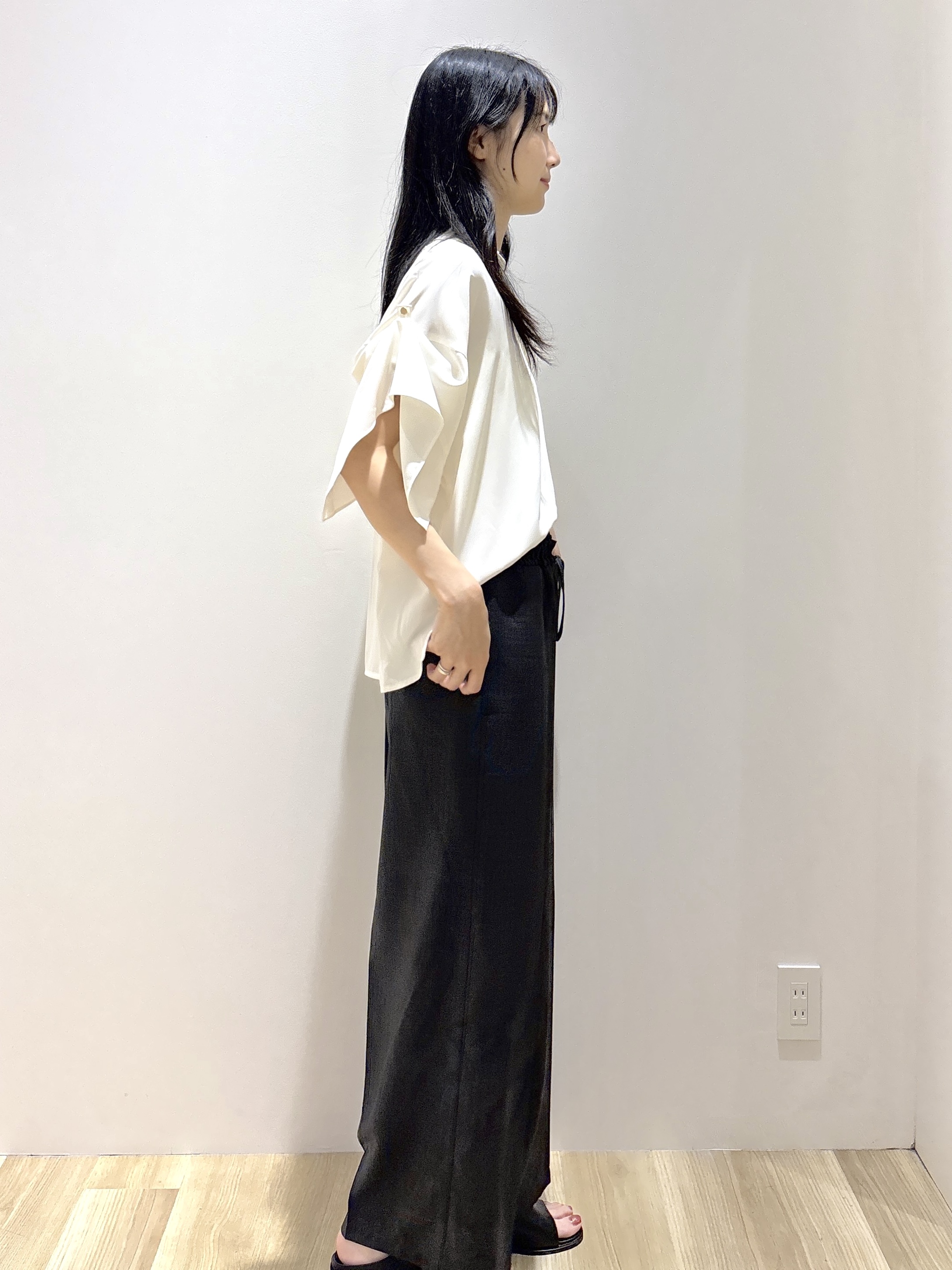 sachikoさんの「OPAQUE.CLIP｜【UV／接触冷感／吸水速乾／】タックスリーブスキッパーブラウス《洗濯機OK》」を使ったコーディネート