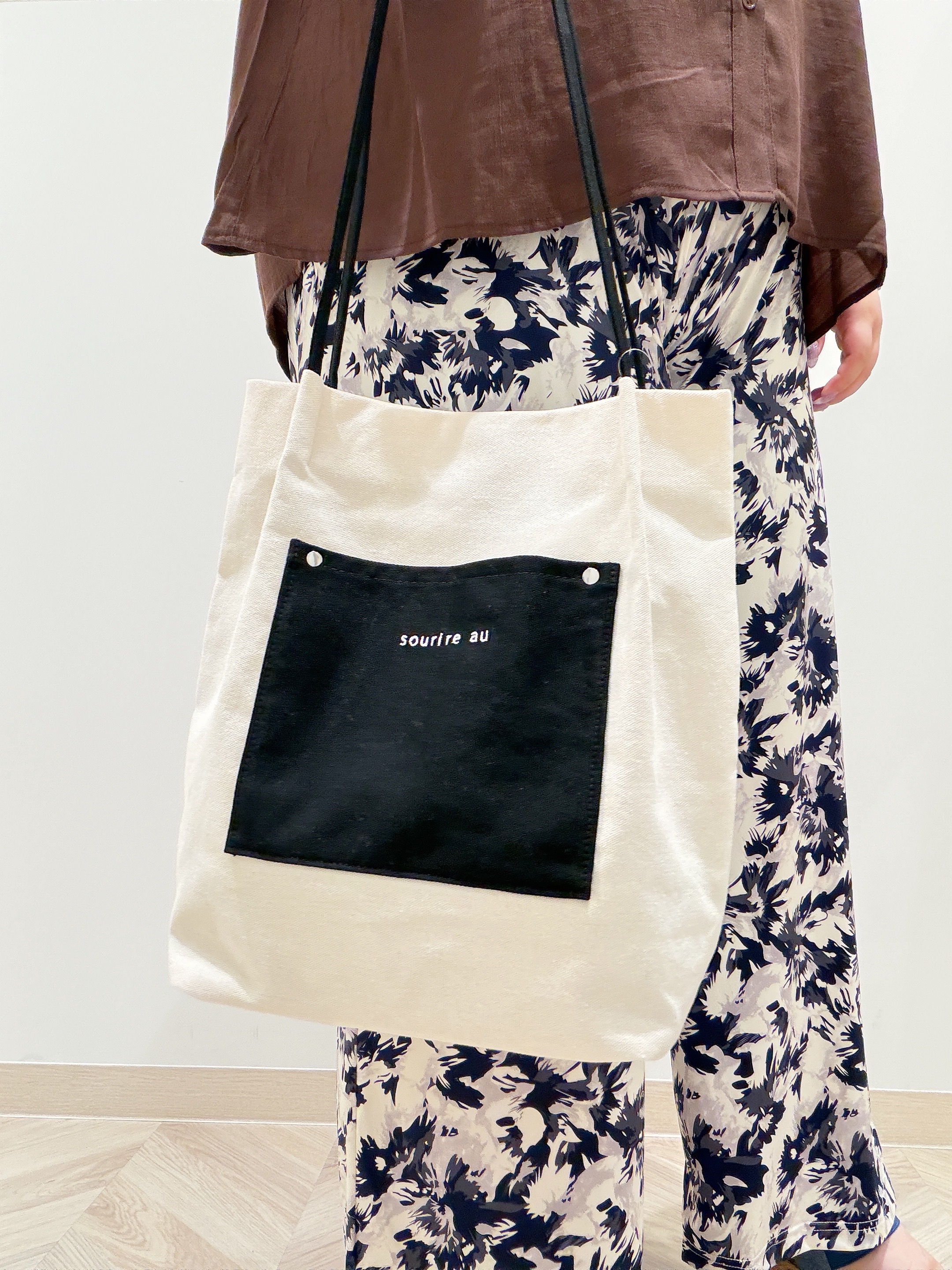 ゆめかさんの「SHOO･LA･RUE｜【UV/洗濯機可】ほんのりシアーで上品な バックギャザーブラウス」を使ったコーディネート