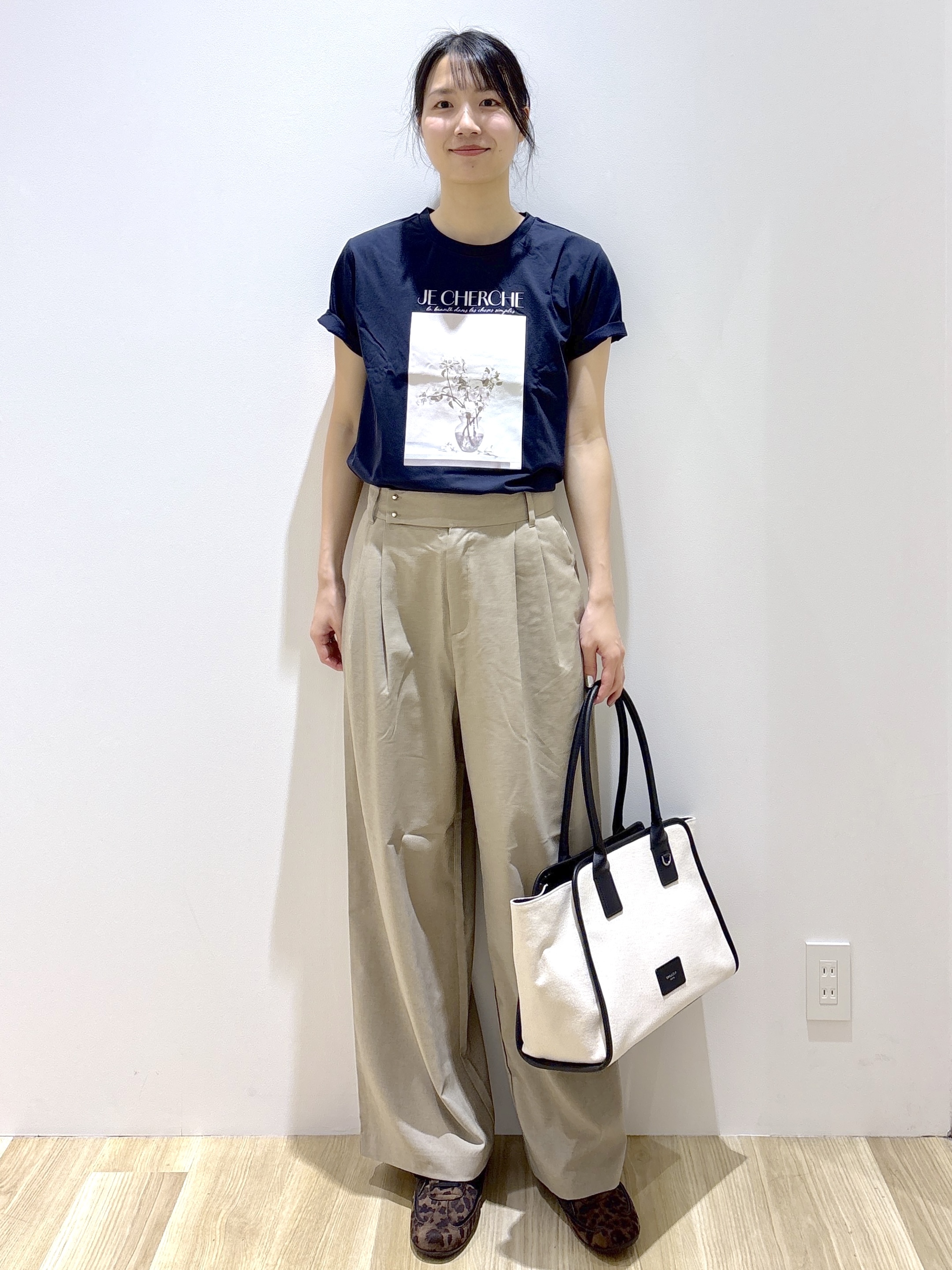 sachikoさんの「OPAQUE.CLIP｜【UV】フラワープリントTシャツ≪洗濯機OK／接触冷感≫」を使ったコーディネート