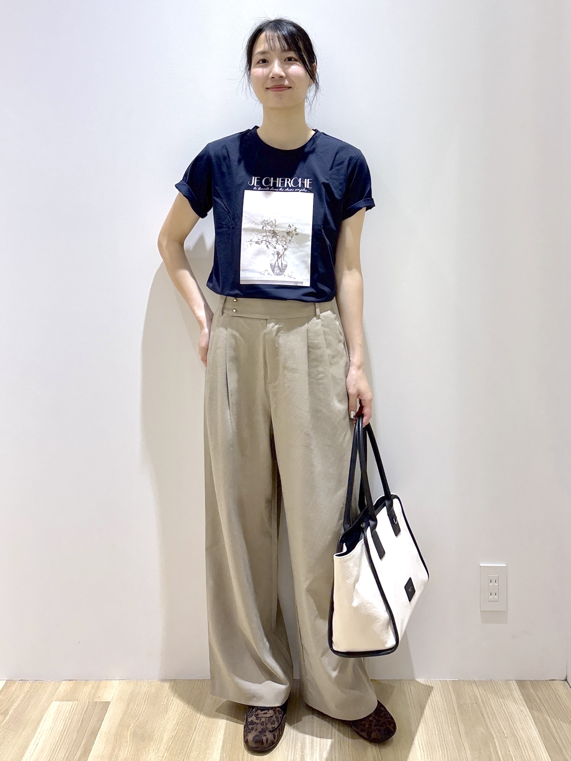 sachikoさんの「OPAQUE.CLIP｜【UV】フラワープリントTシャツ≪洗濯機OK／接触冷感≫」を使ったコーディネート