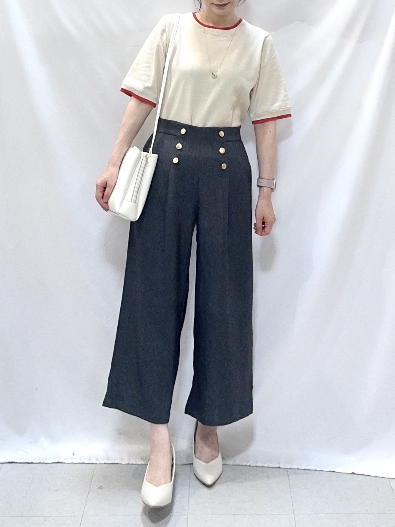 𝐇𝐢𝐫𝐨𝐦𝐢さんの「SHOO･LA･RUE｜【二の腕隠れる/コットン混】配色使いで差がつく 洗える五分袖ニット」を使ったコーディネート
