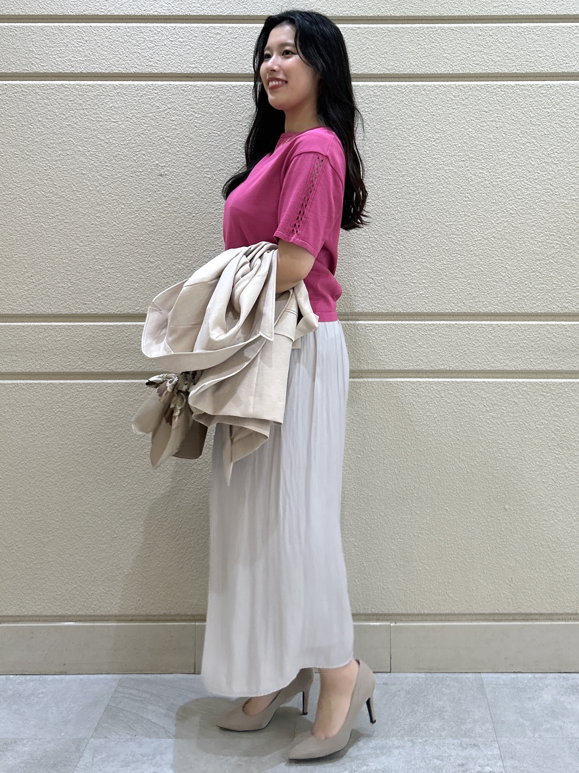 Momokaさんの「COUP DE CHANCE｜【手洗い可／日本製／接触冷感】袖クロス編みニット」を使ったコーディネート