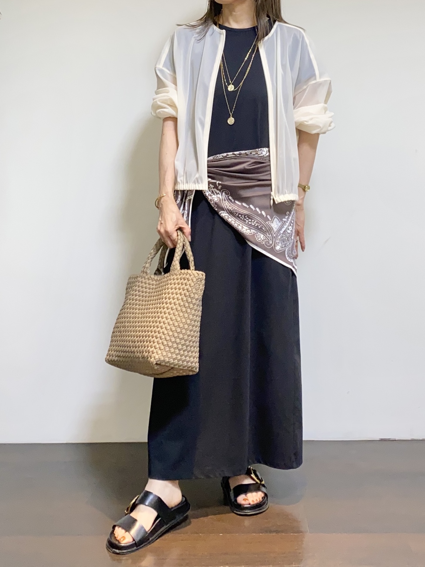 tomoさんの「UNTITLED｜【秋羽織り/ジップ】トリコットシアーブラウス」を使ったコーディネート