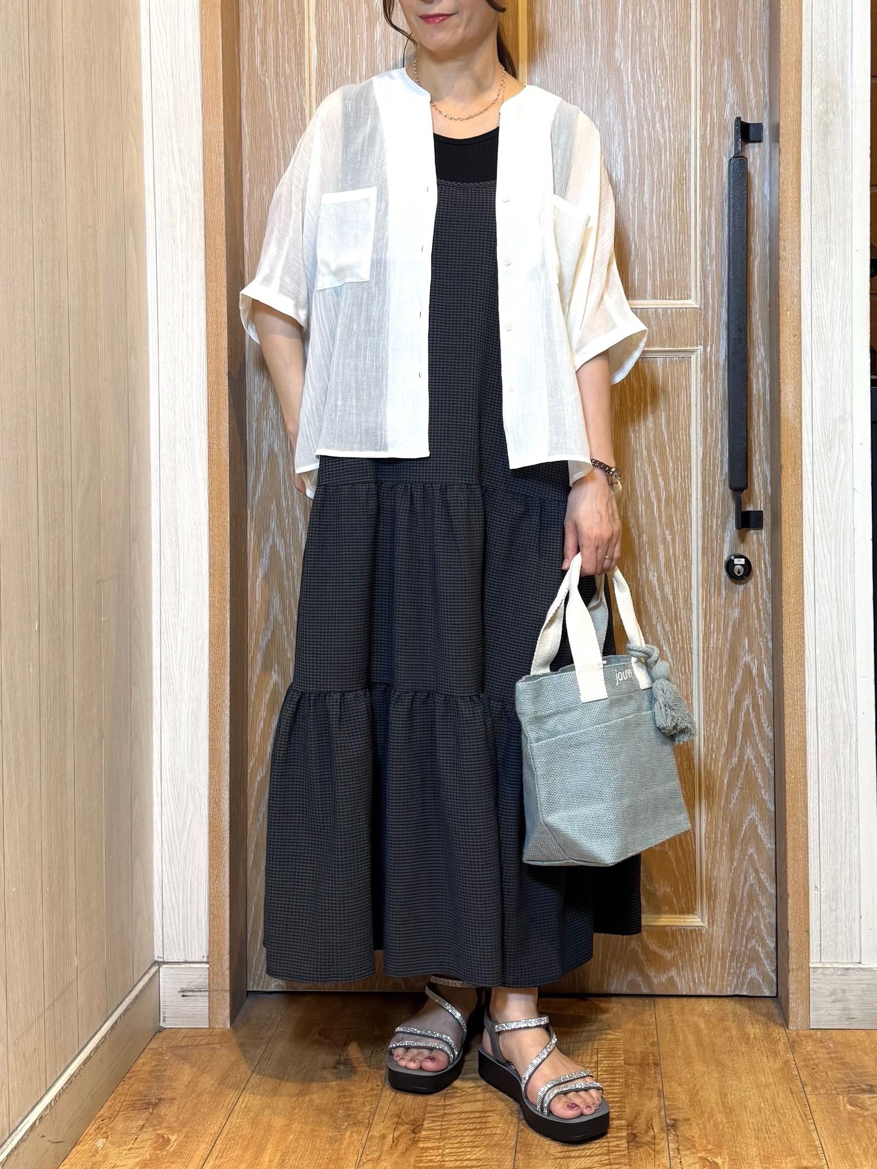 KAORIさんの「SHOO･LA･RUE｜【洗濯機可/選べる6色】程よいシアー感が涼し気 ゆったりワッシャードルマンブラウス」を使ったコーディネート