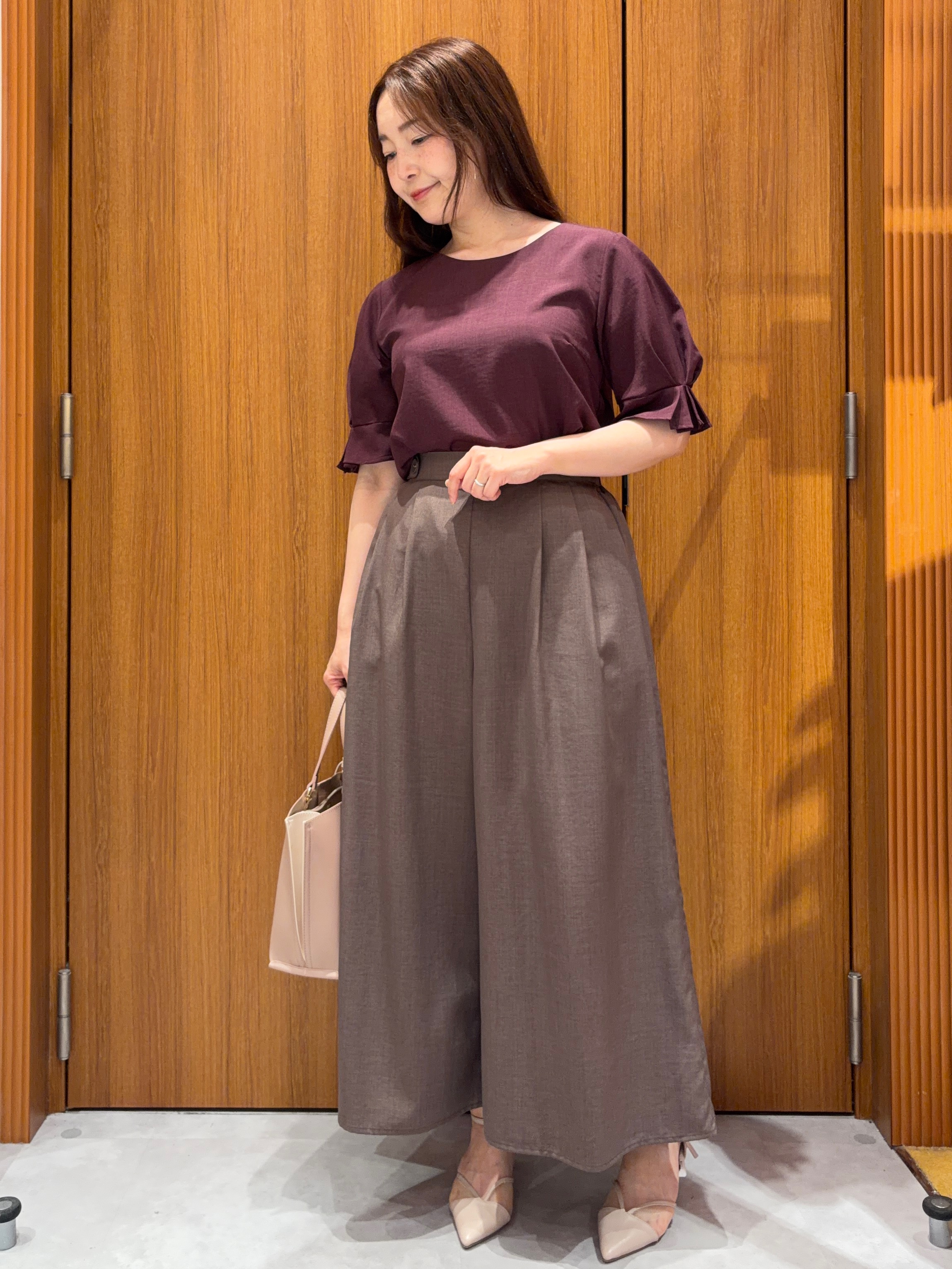 アスカさんの「index｜【接触冷感／吸水速乾】タックパフスリーブブラウス《防シワ／洗濯機OK／XS～3L／8col》」を使ったコーディネート