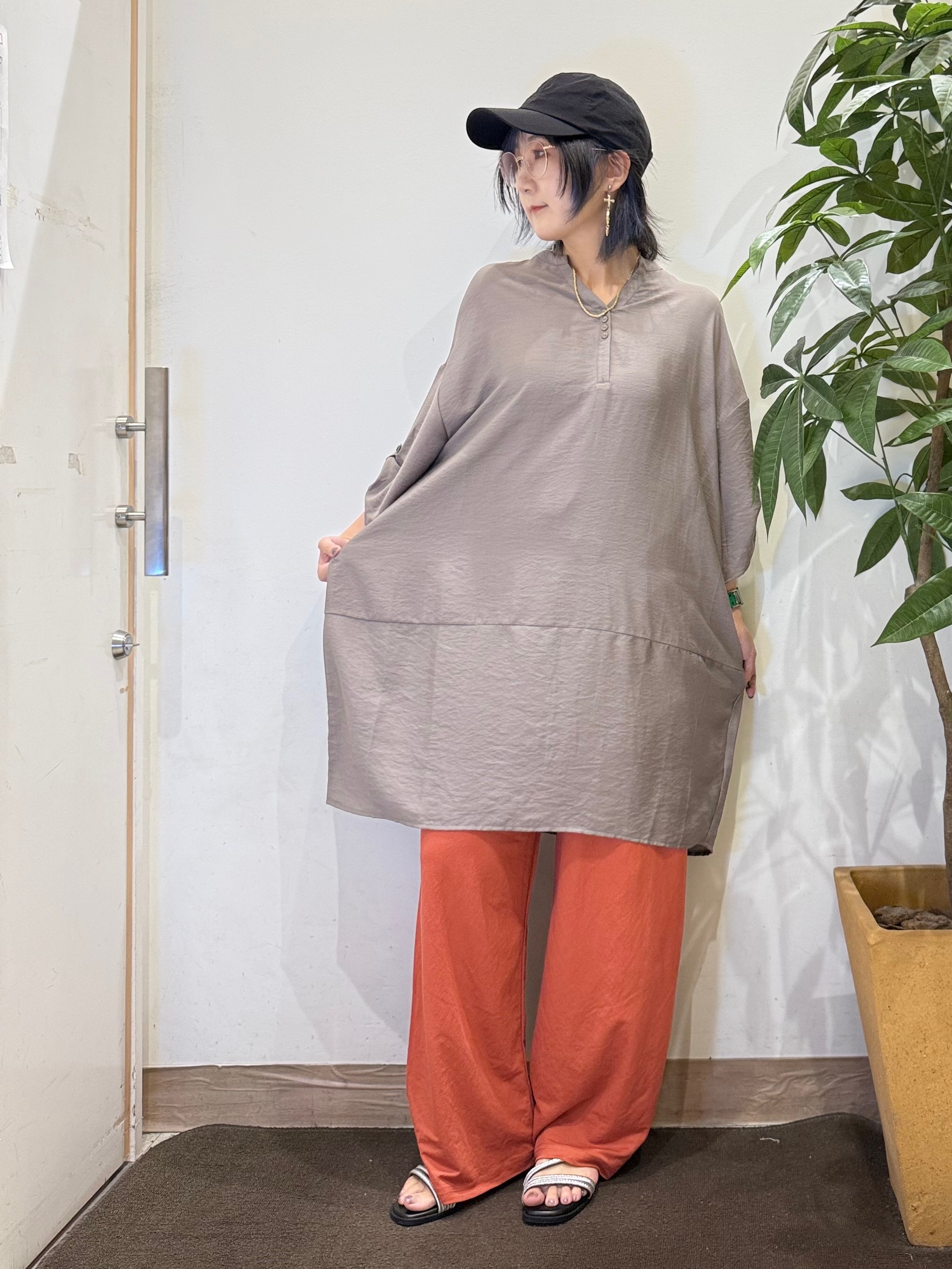 misakiさんの「SHOO･LA･RUE｜【S-LL/洗濯後しわになりにくい】ゆるっと体型カバー 7分袖コクーンチュニック」を使ったコーディネート