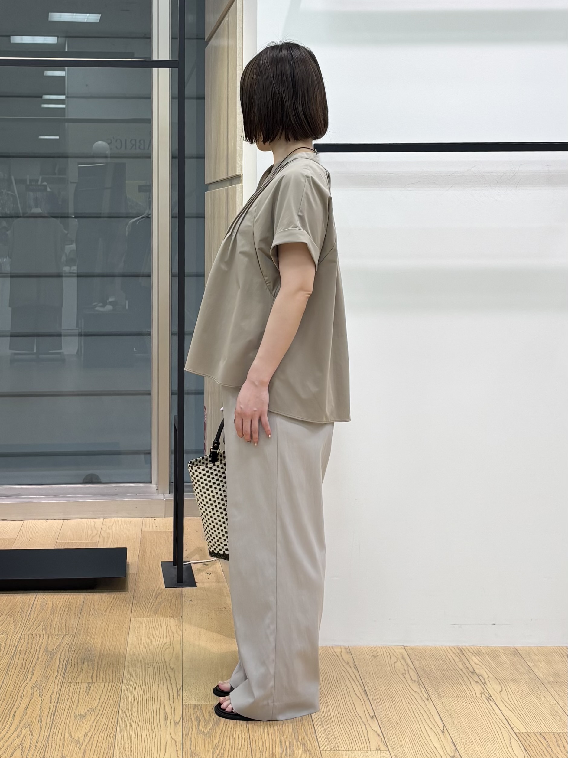 asamiさんの「INDIVI｜【撥水／UVケア／SETUP可能】軽量タックスキッパーブラウス」を使ったコーディネート