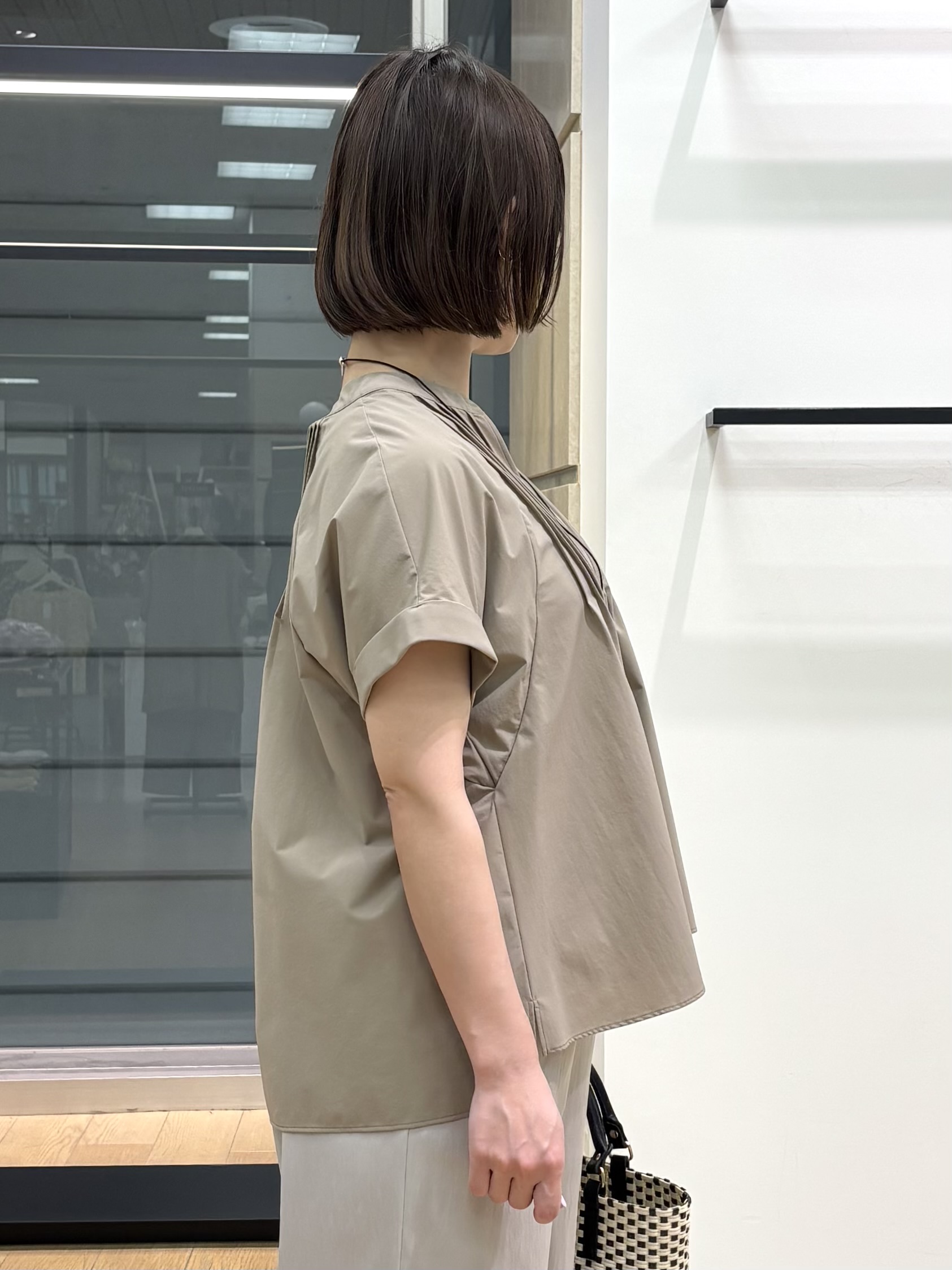 asamiさんの「INDIVI｜【撥水／UVケア／SETUP可能】軽量タックスキッパーブラウス」を使ったコーディネート