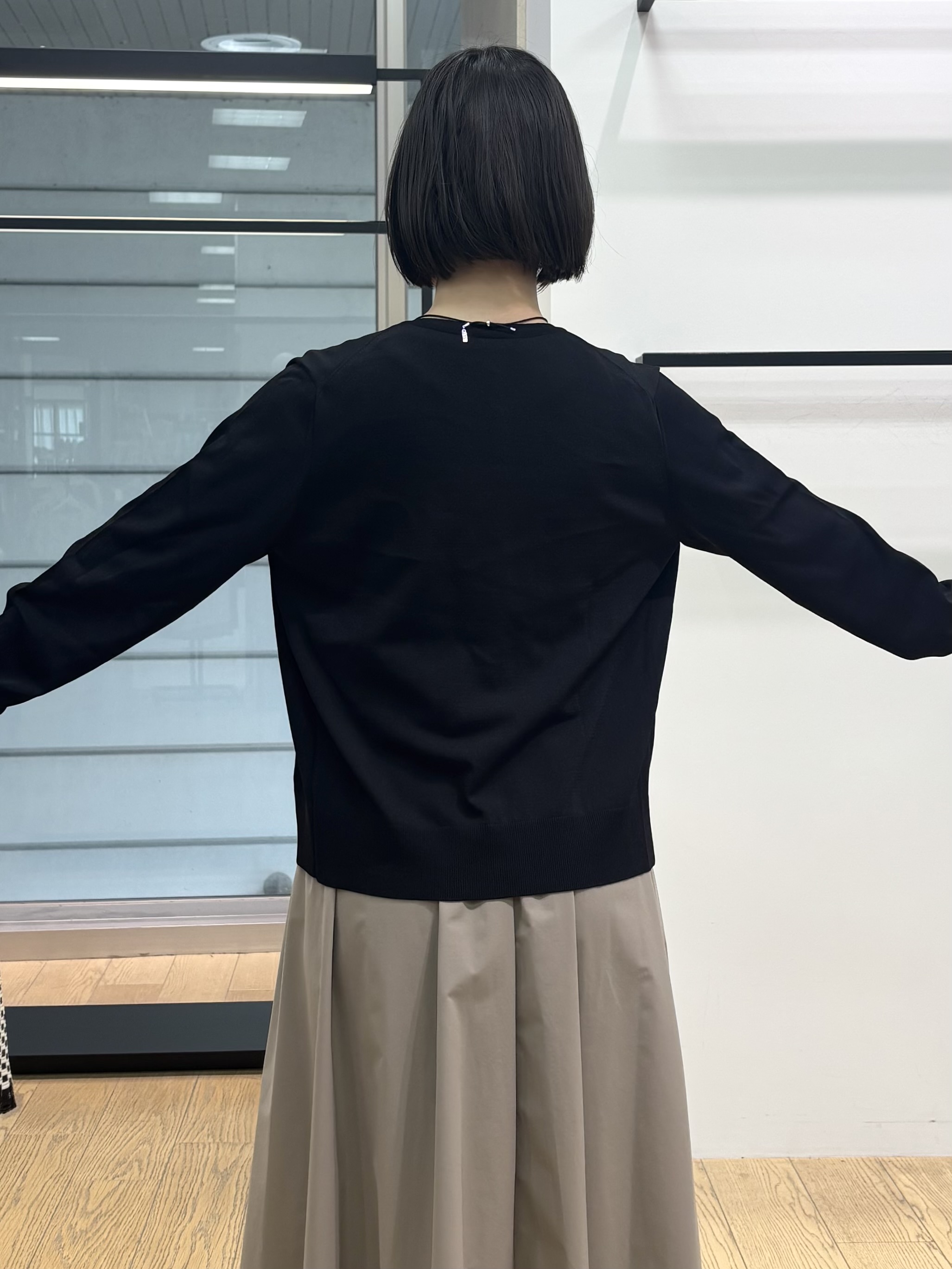 asamiさんの「INDIVI｜【UVケア/接触冷感／アンサンブル】丸首カーディガン＆袖スリット5分袖ニット」を使ったコーディネート