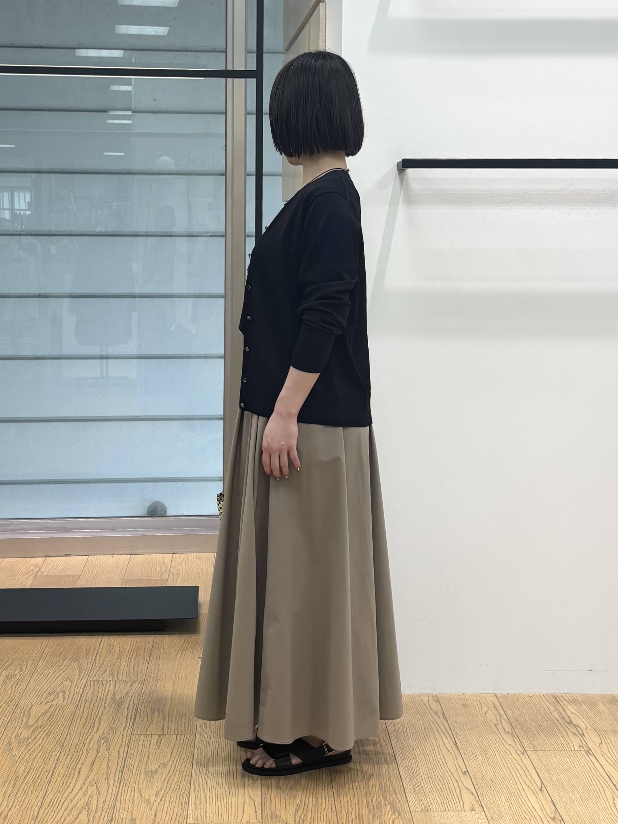 asamiさんの「INDIVI｜【UVケア/接触冷感／アンサンブル】丸首カーディガン＆袖スリット5分袖ニット」を使ったコーディネート