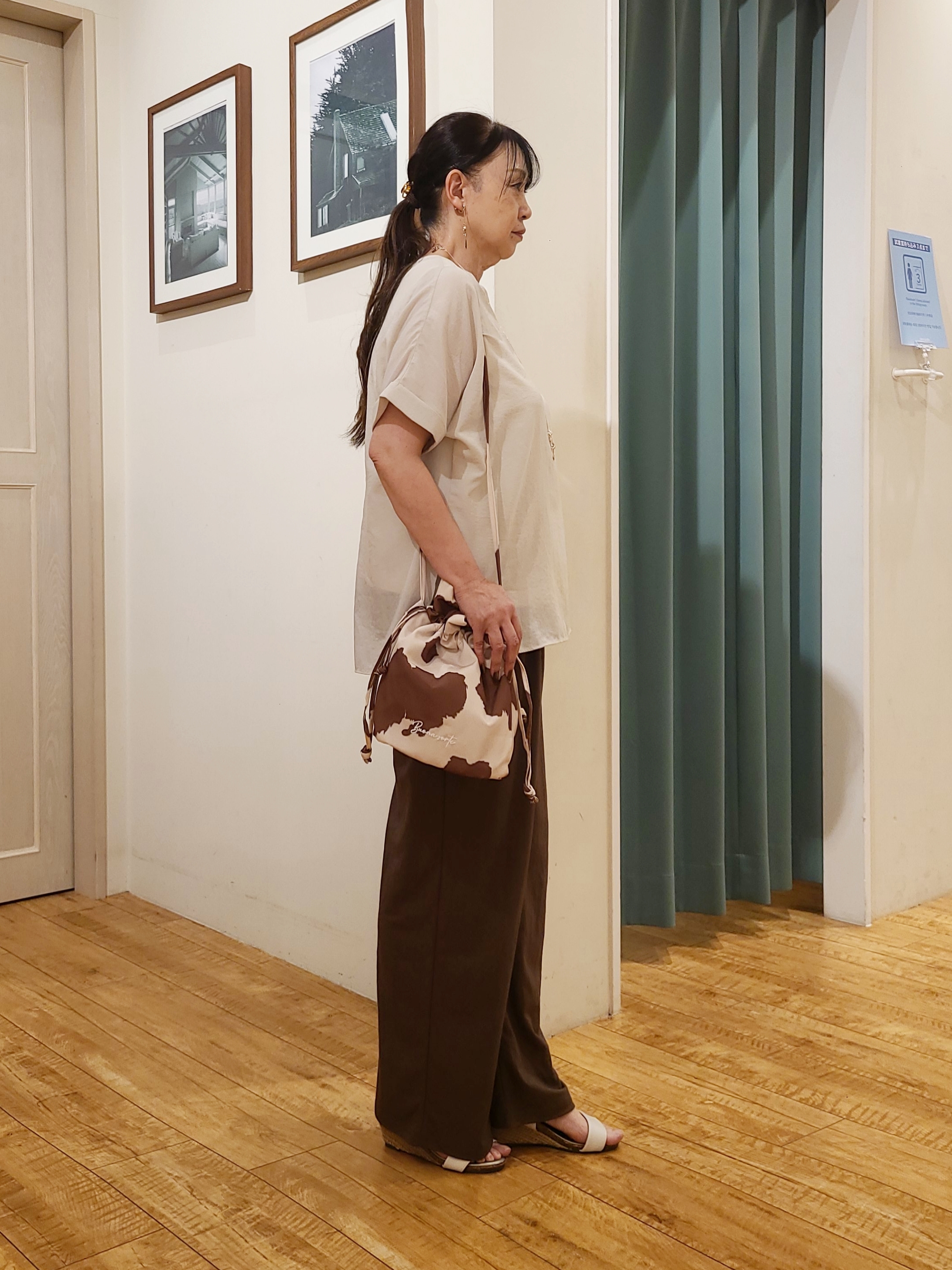 ポンタさんの「SHOO･LA･RUE｜【着丈選べる/体型カバー】洗濯後しわになりにくい さらっと快適ドルマントップス」を使ったコーディネート