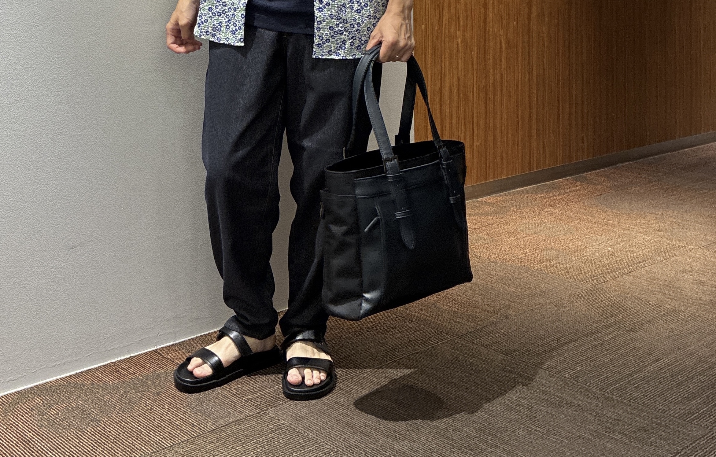わいずみさんの「TAKEO KIKUCHI｜リップル小花シャツ」を使ったコーディネート