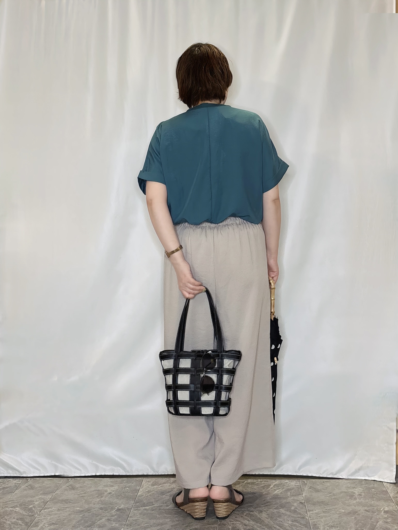 たみさんの「SHOO･LA･RUE｜【着丈選べる/体型カバー】洗濯後しわになりにくい さらっと快適ドルマントップス」を使ったコーディネート