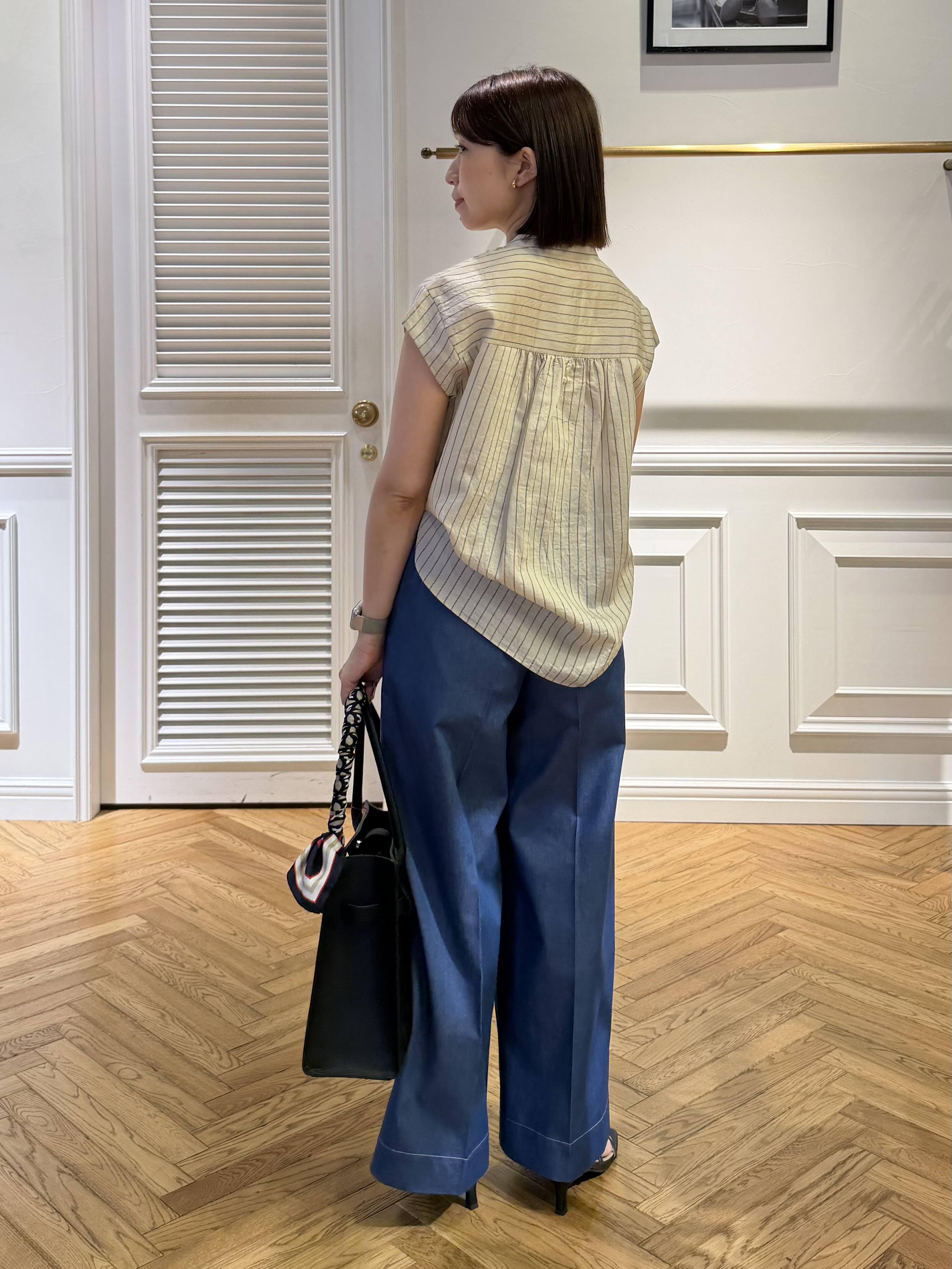 つじ まこさんの「DRESSTERIOR｜ストライプフレンチスリーブフリルブラウス」を使ったコーディネート