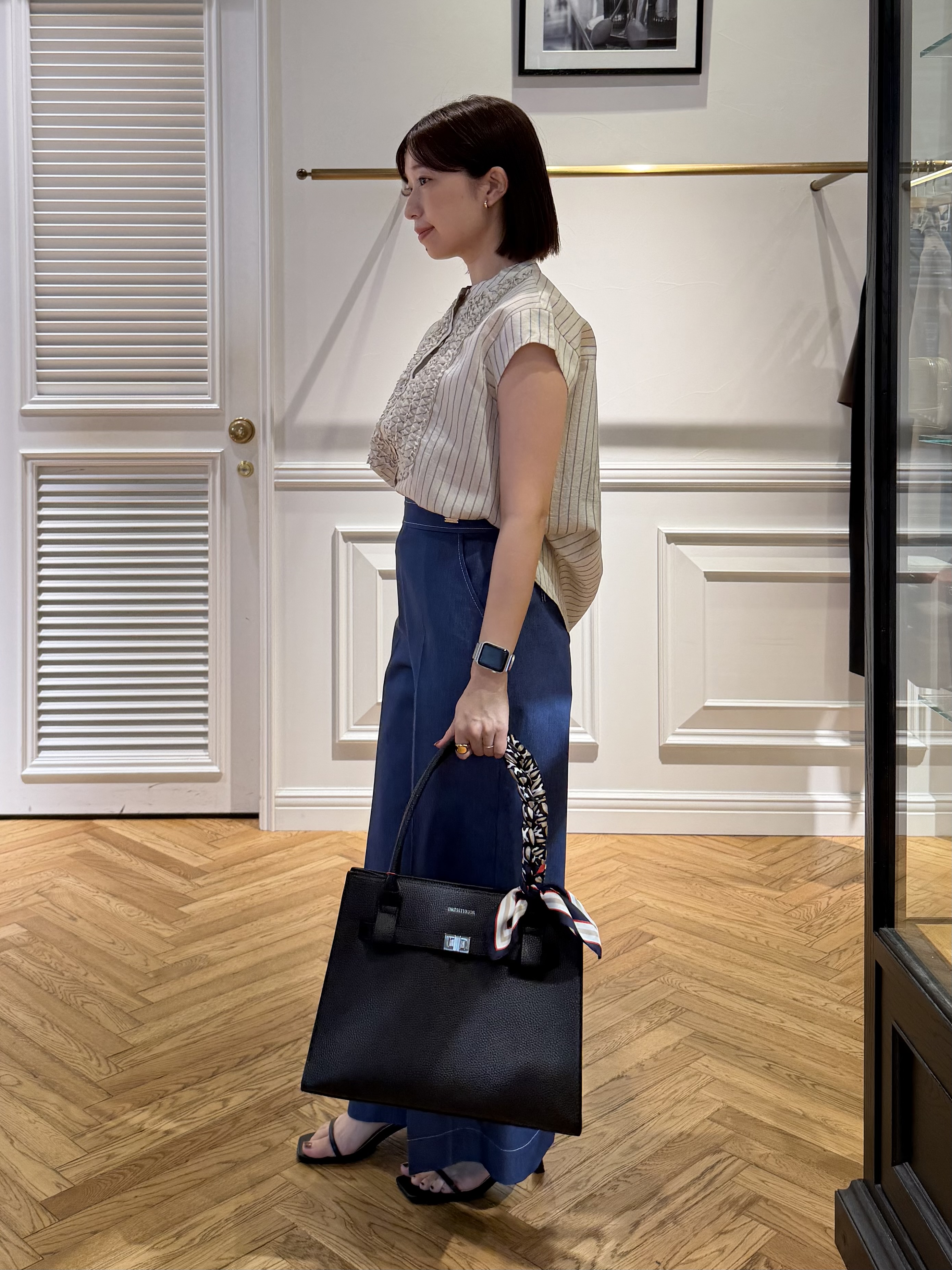 つじ まこさんの「DRESSTERIOR｜ストライプフレンチスリーブフリルブラウス」を使ったコーディネート