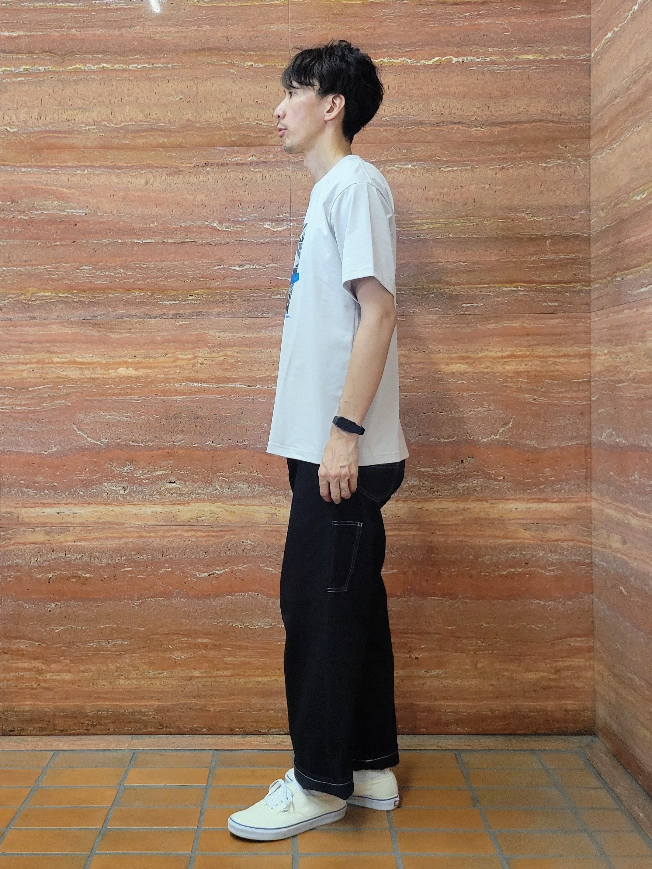 piroyaさんの「TAKEO KIKUCHI｜モノクロタイルTシャツ」を使ったコーディネート