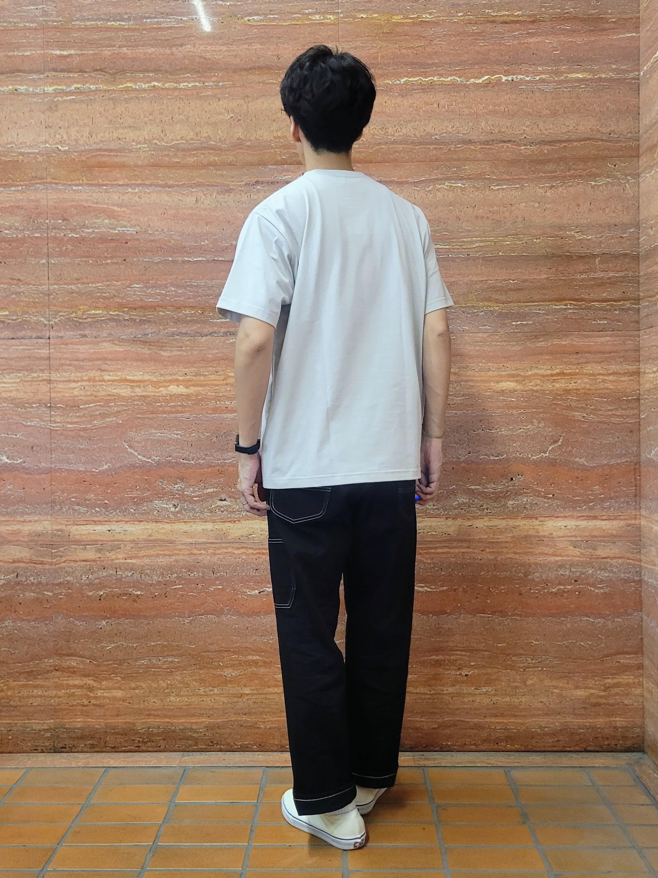 piroyaさんの「TAKEO KIKUCHI｜モノクロタイルTシャツ」を使ったコーディネート