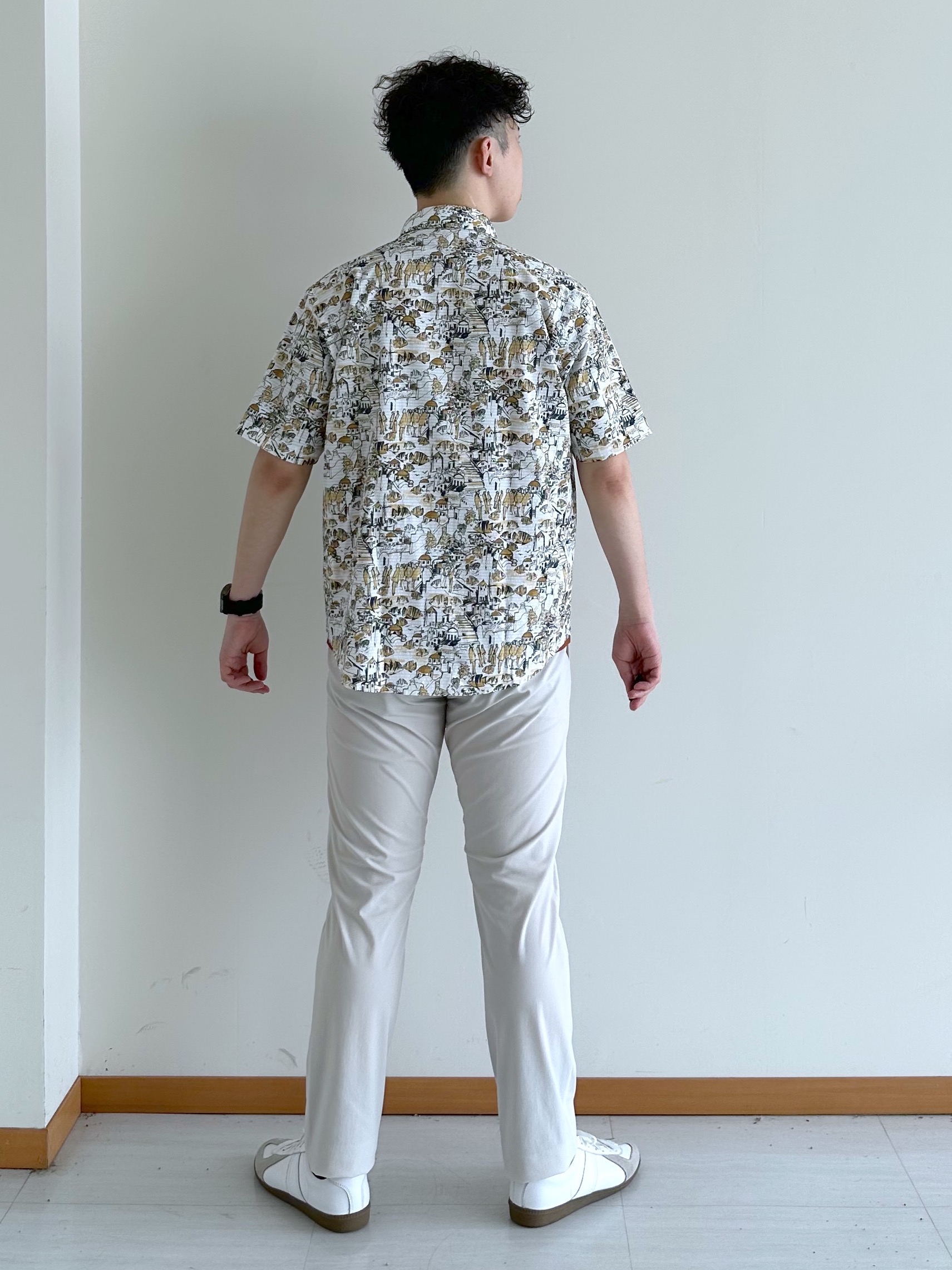 イッシーさんの「TAKEO KIKUCHI｜【日本製】DotAir（R）リゾートプリント半袖シャツ」を使ったコーディネート