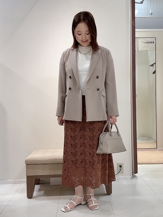 YUIさんの「UNTITLED｜【新色追加/セットアップ可】エアリー ダブルブレストジャケット」を使ったコーディネート