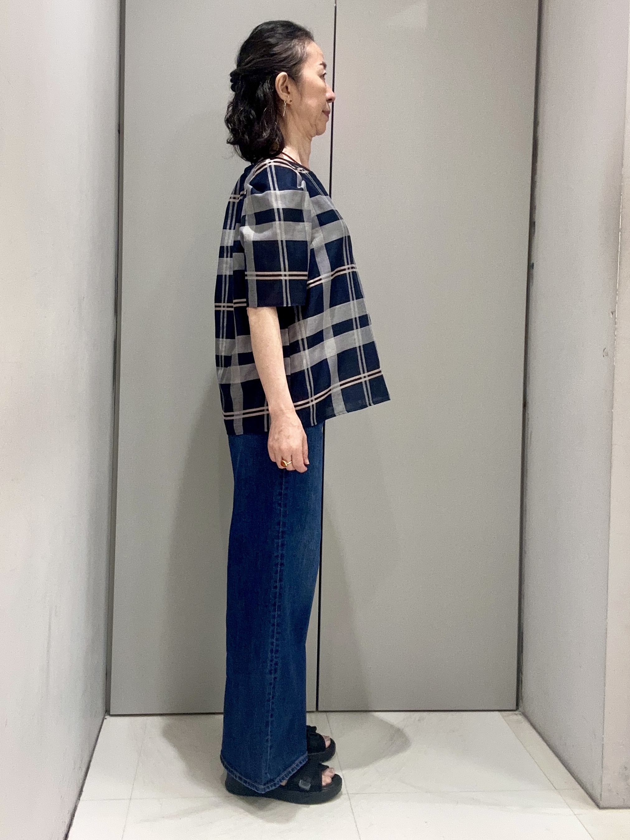 Kouさんの「Reflect｜【セットアップ／手洗い可】チェック柄パフスリーブブラウス」を使ったコーディネート