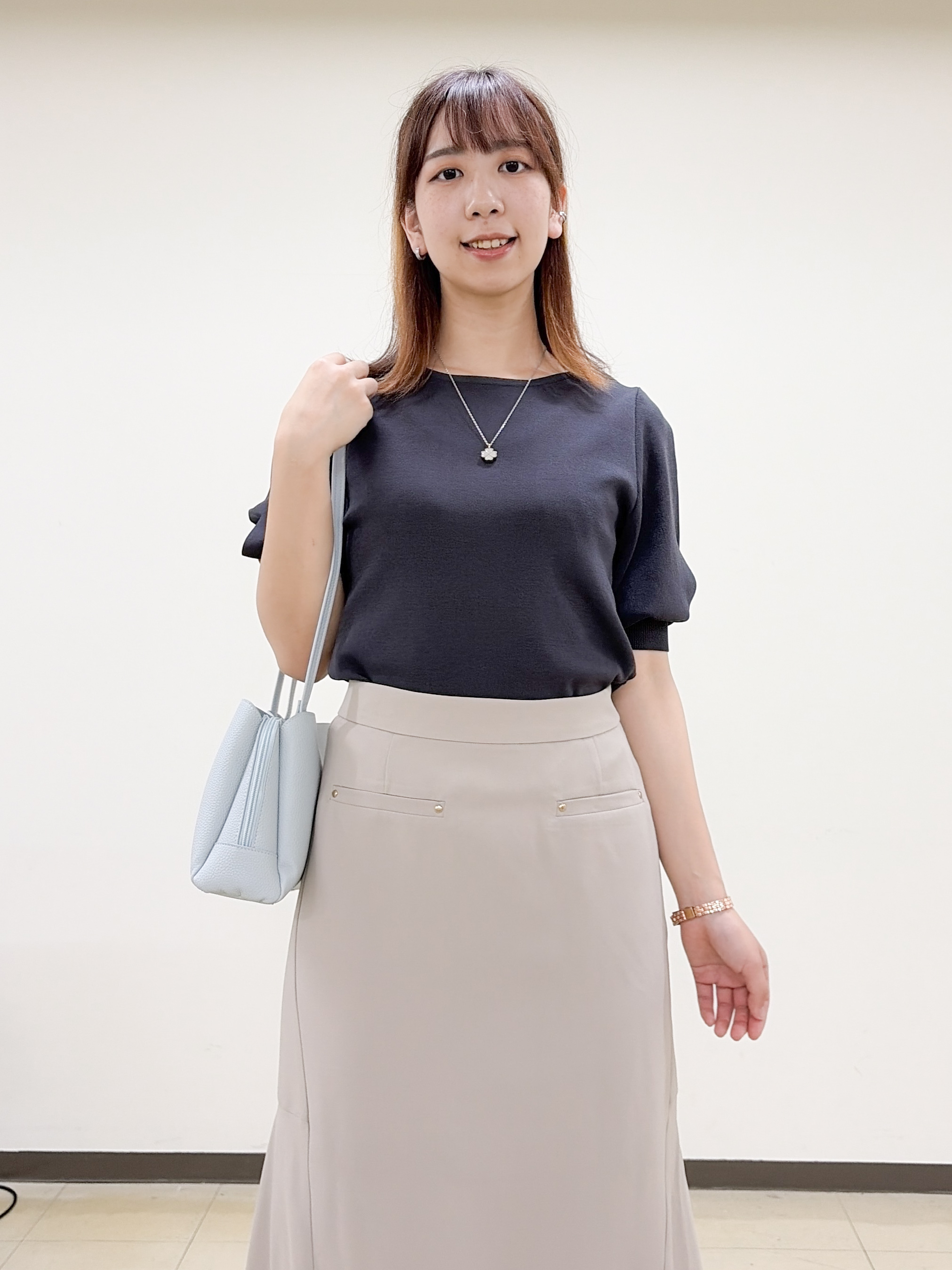 yurinaさんの「index｜【接触冷感／UVケア】クールタッチラップスリーブニット《洗濯機OK／XS～3L／9col》」を使ったコーディネート
