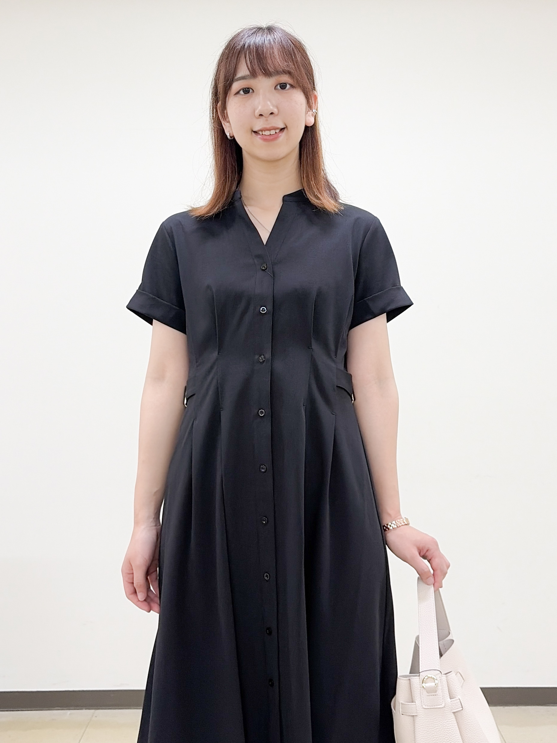 yurinaさんの「index｜【接触冷感／吸水速乾／UVケア】リネンライクサイドベルトシャツワンピース《透け防止／洗濯機OK》」を使ったコーディネート