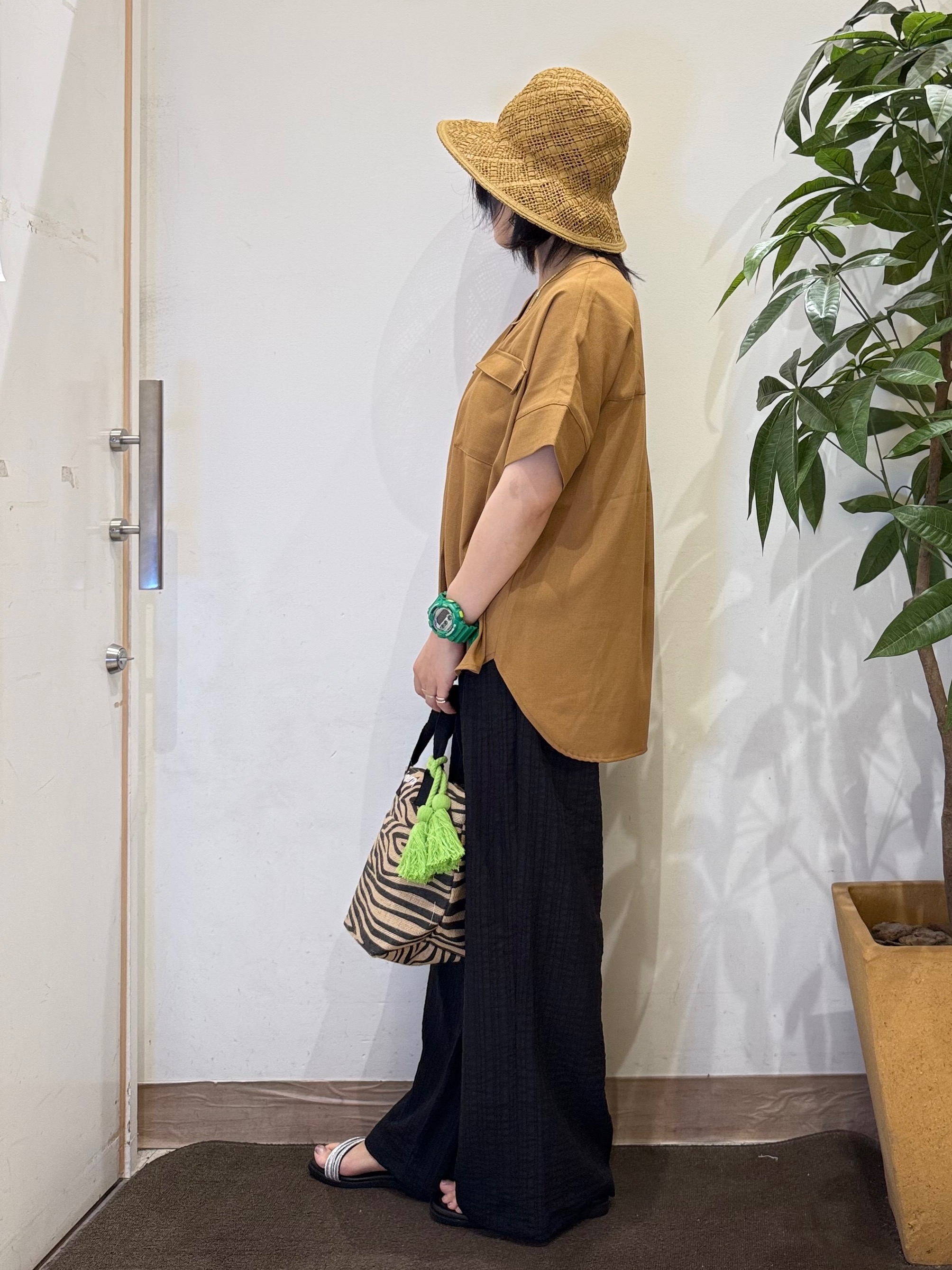 misakiさんの「SHOO･LA･RUE｜【洗濯後しわになりにくい/UV/吸水速乾】Wポケットが目を引く オンオフ使えるスキッパーブラウス」を使ったコーディネート