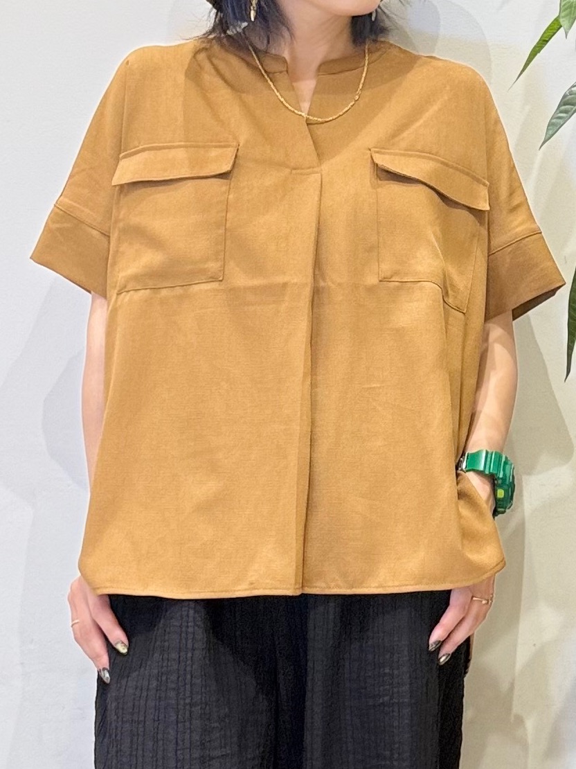 misakiさんの「SHOO･LA･RUE｜【洗濯後しわになりにくい/UV/吸水速乾】Wポケットが目を引く オンオフ使えるスキッパーブラウス」を使ったコーディネート