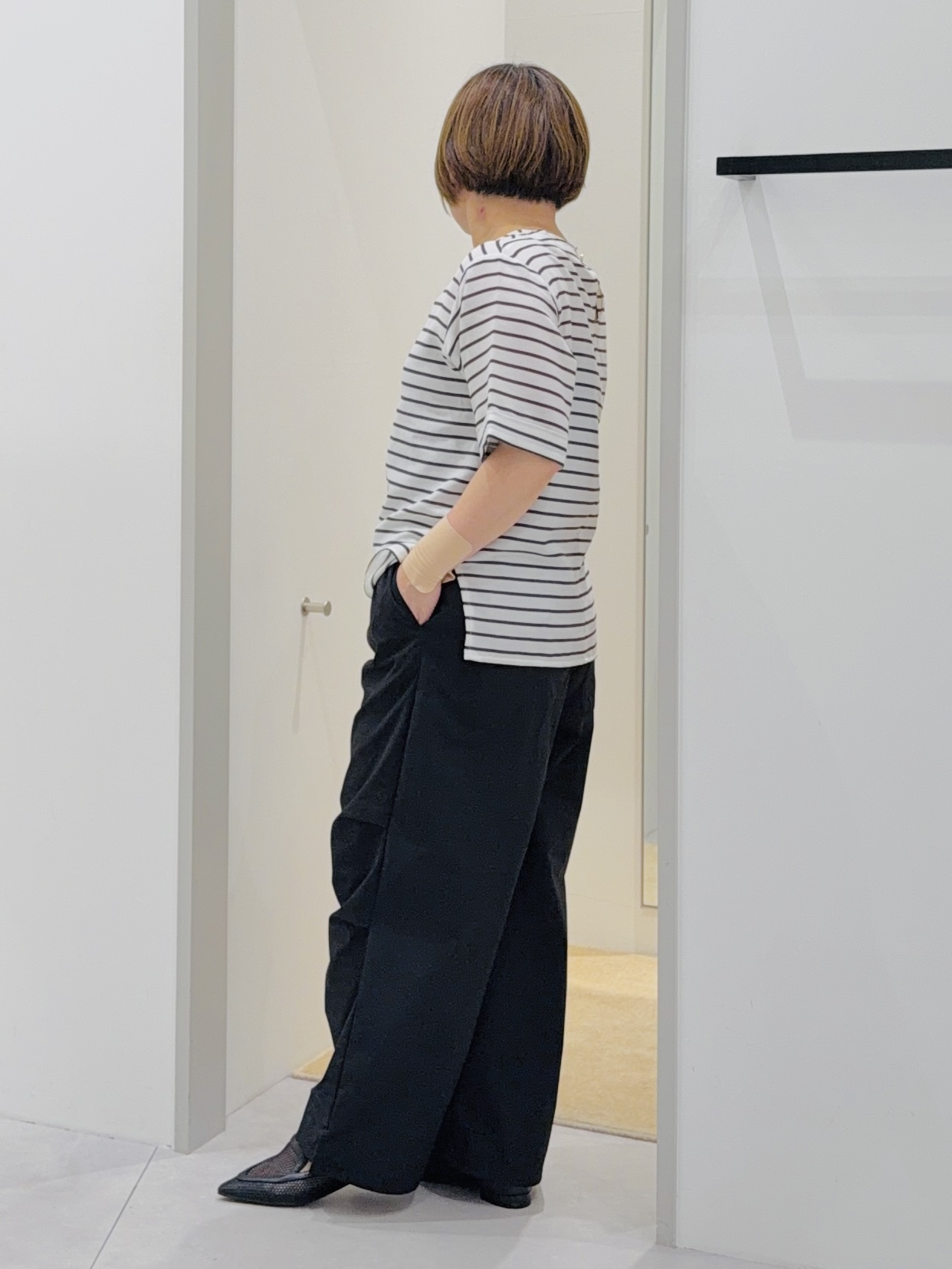 タナさんの「THE SHOP TK｜【M-XL/二の腕カバー】さらり麻調メッシュ5分袖ブラウス」を使ったコーディネート