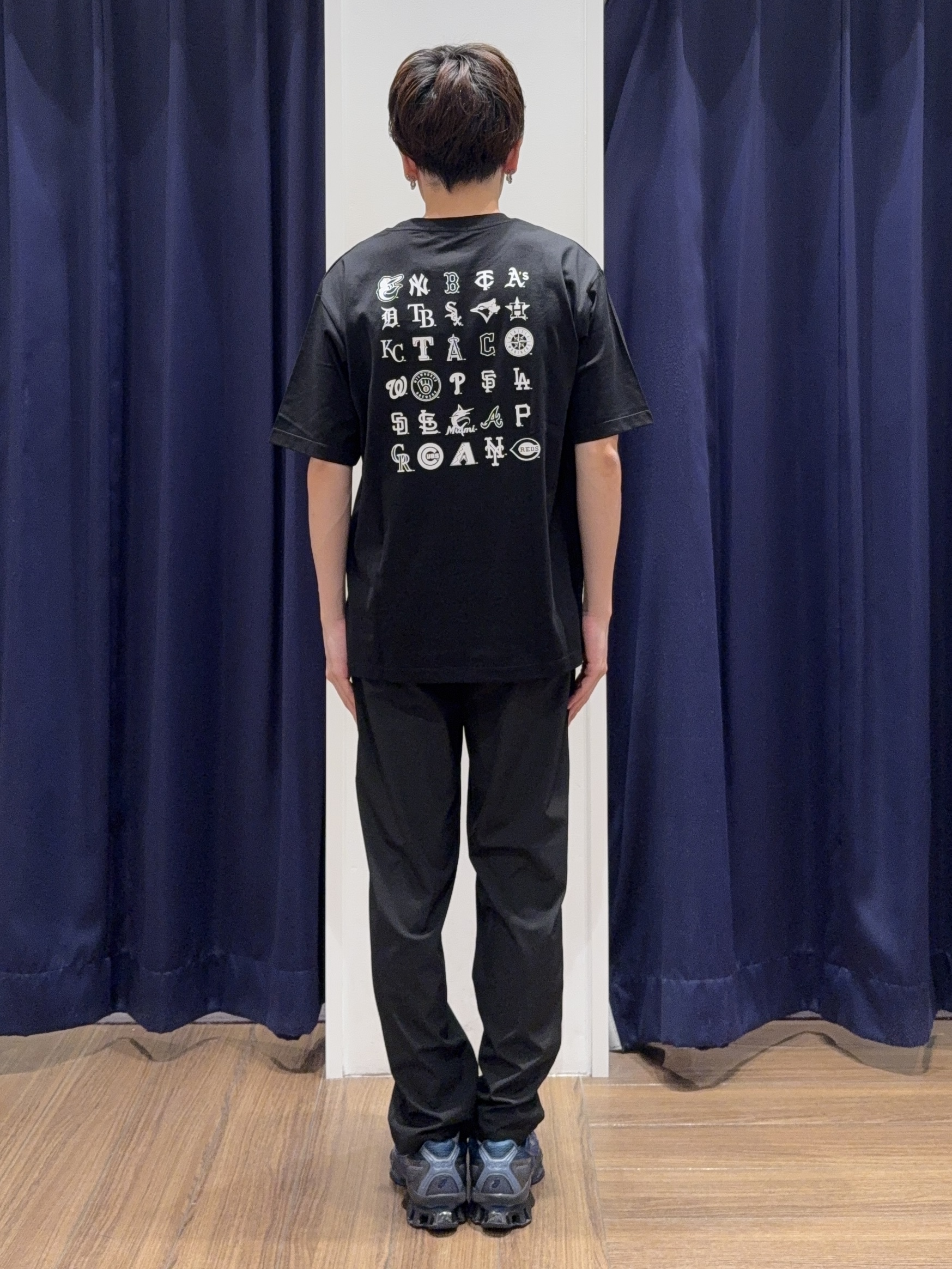 カシマさんの「THE SHOP TK｜【Disney】【MLB】スペシャルデザイン半袖Tシャツ」を使ったコーディネート