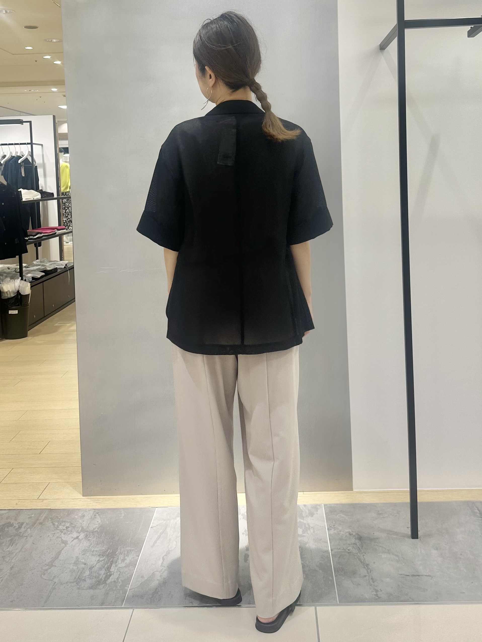 MAIさんの「INDIVI｜【体型＆二の腕カバー/着る日傘】ドルマントップス」を使ったコーディネート
