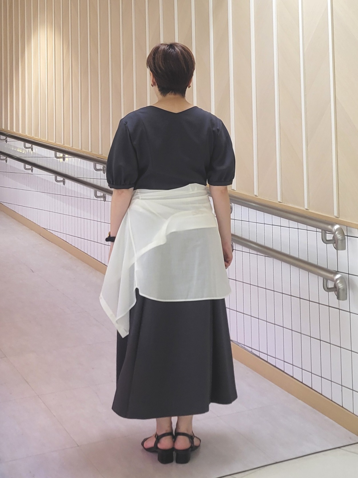 tomoさんの「COUP DE CHANCE｜【手洗い可／日本製】サックワンピース」を使ったコーディネート