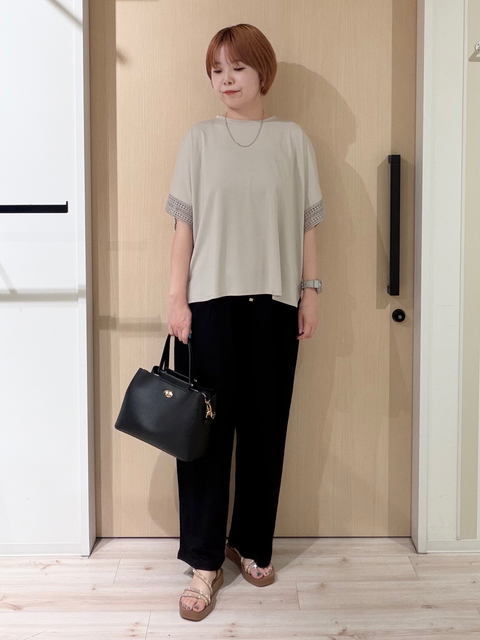 ひらしーさんの「SHOO･LA･RUE｜【UV/洗濯機可/体型カバー】ヒップ周りが隠せる お袖レースTシャツ」を使ったコーディネート