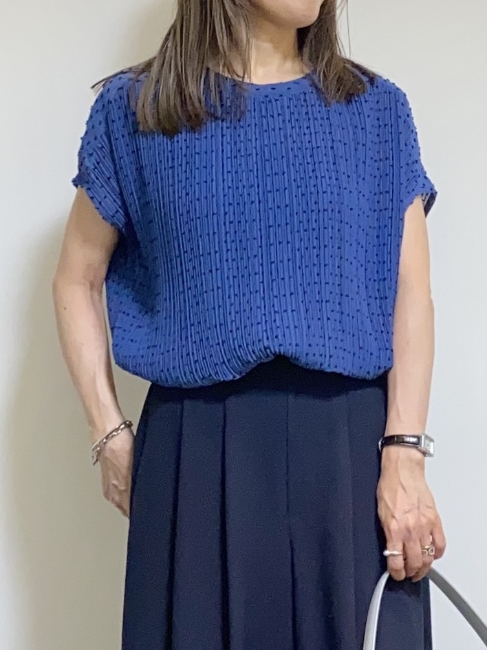 tomoさんの「UNTITLED｜【1枚で着映える】ドットジャガードブラウス」を使ったコーディネート
